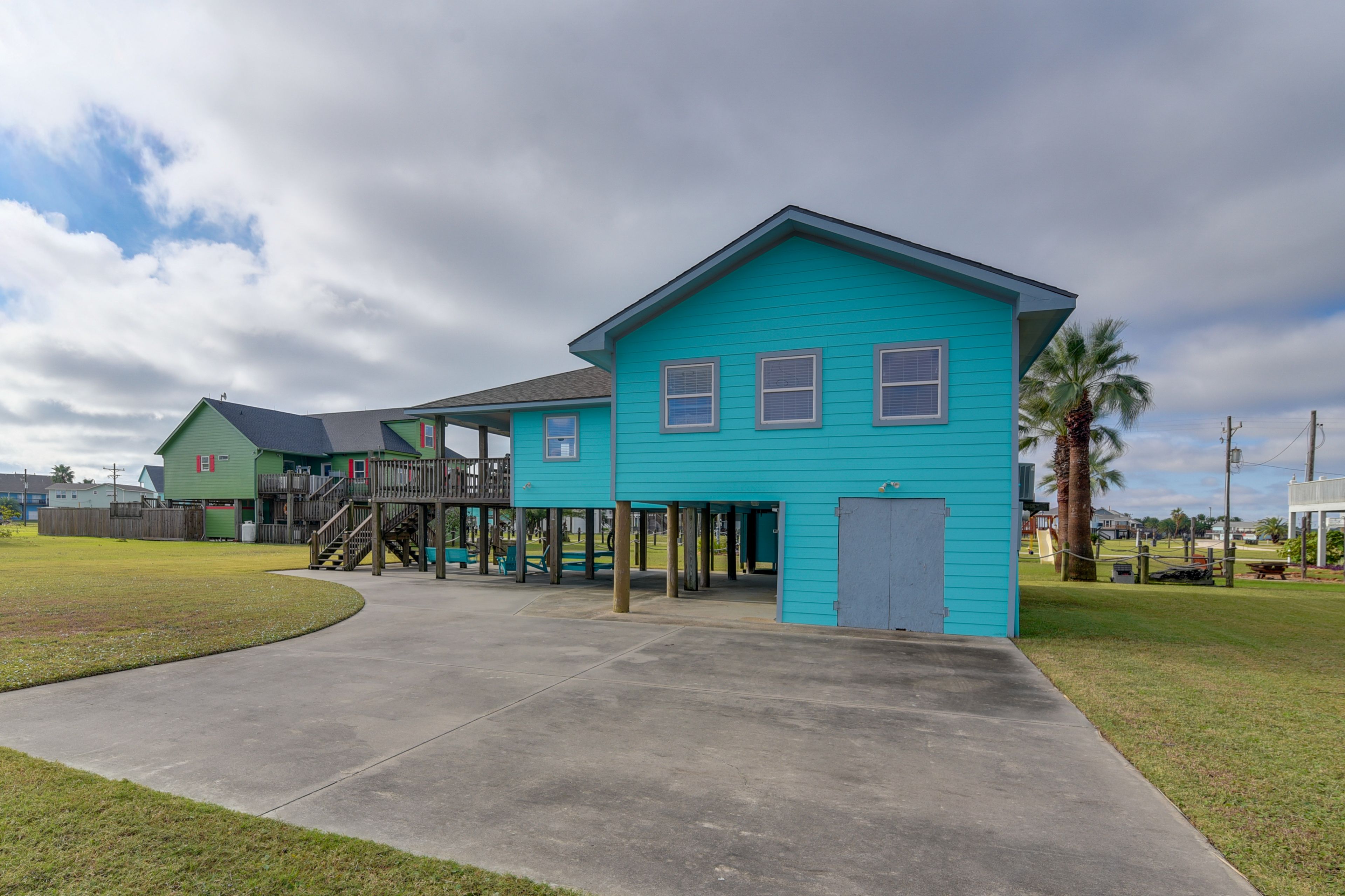 Parking | Driveway (2 Vehicles)