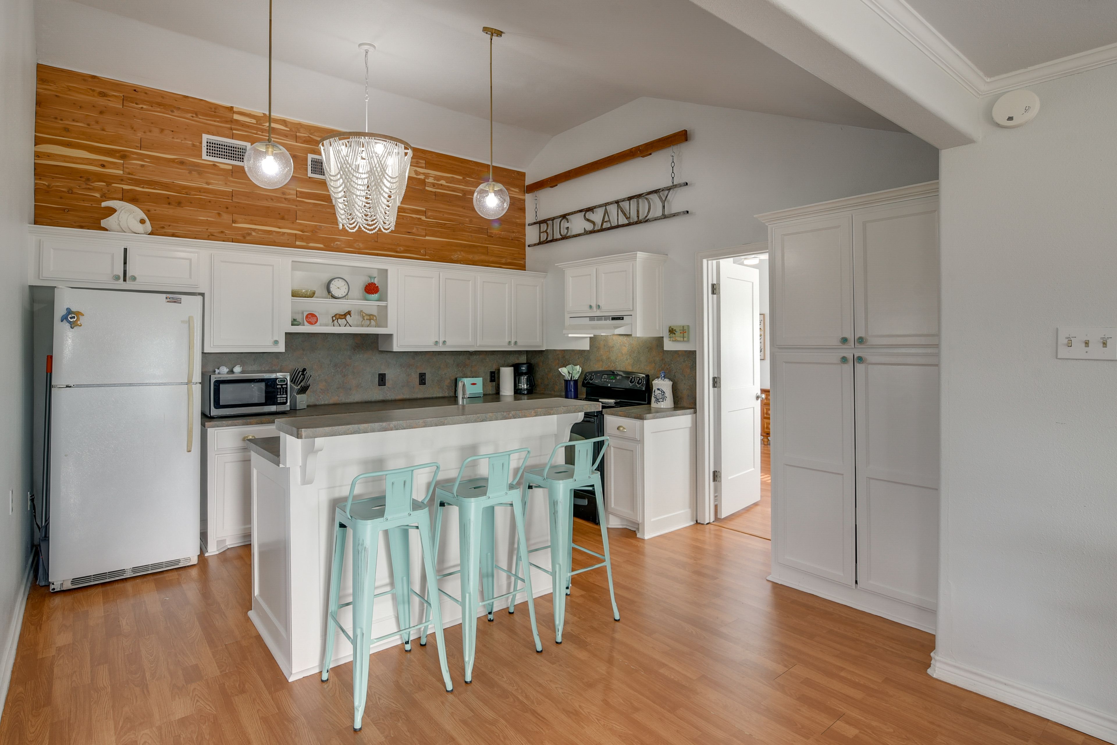 Kitchen | Dishware & Flatware