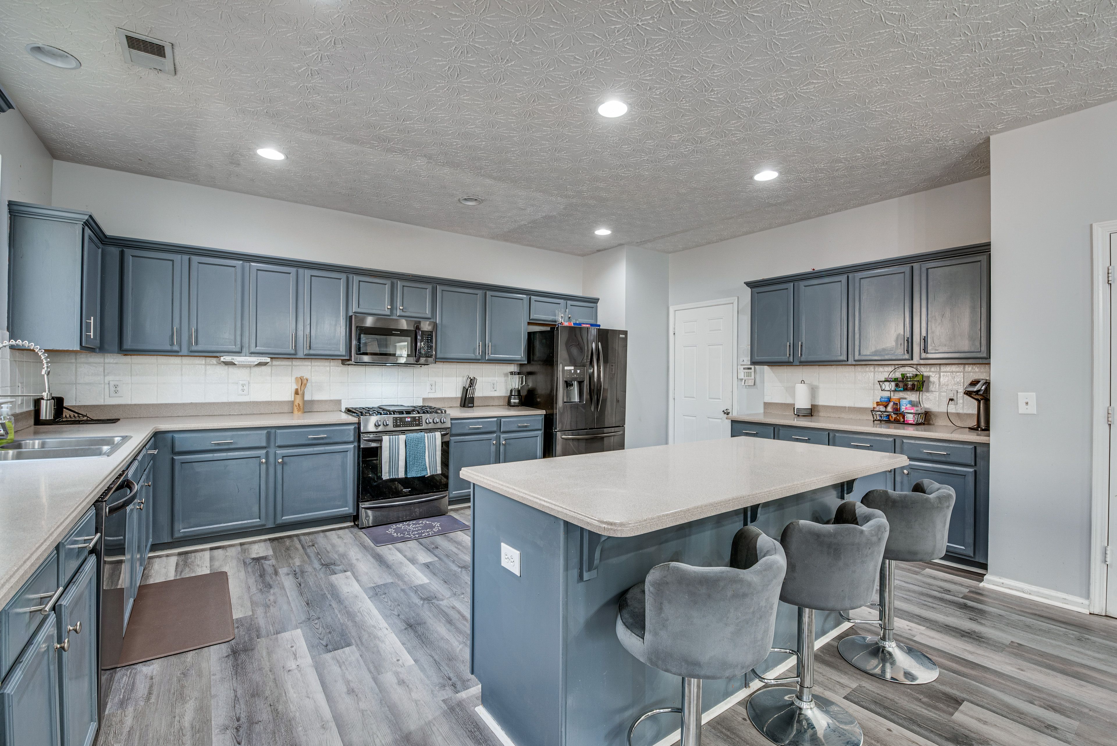 Kitchen | Dishwasher | 1st Floor