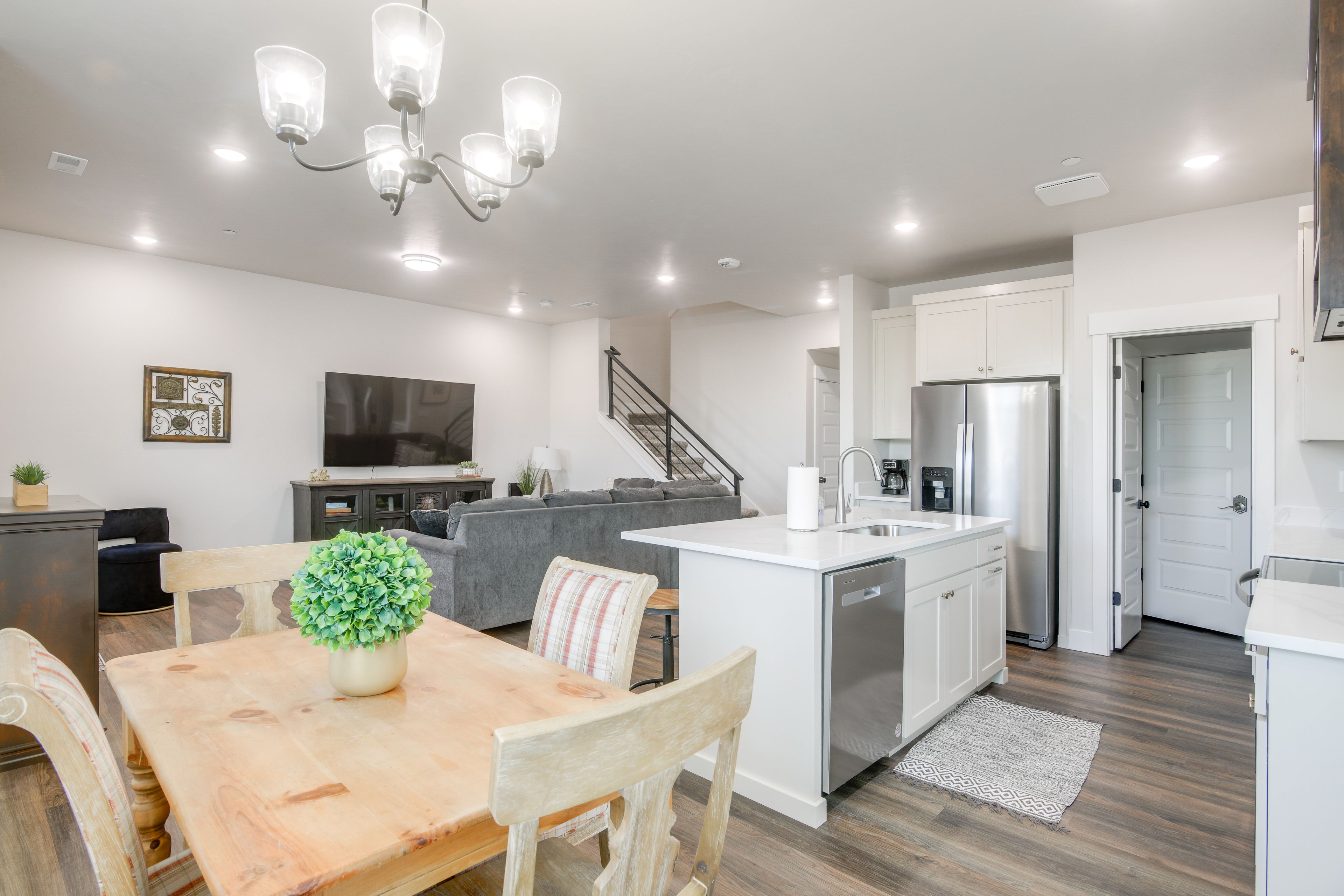 Idaho Falls Vacation Rental | 4BR | 2.5BA | 2,500 Sq Ft | Stairs Required