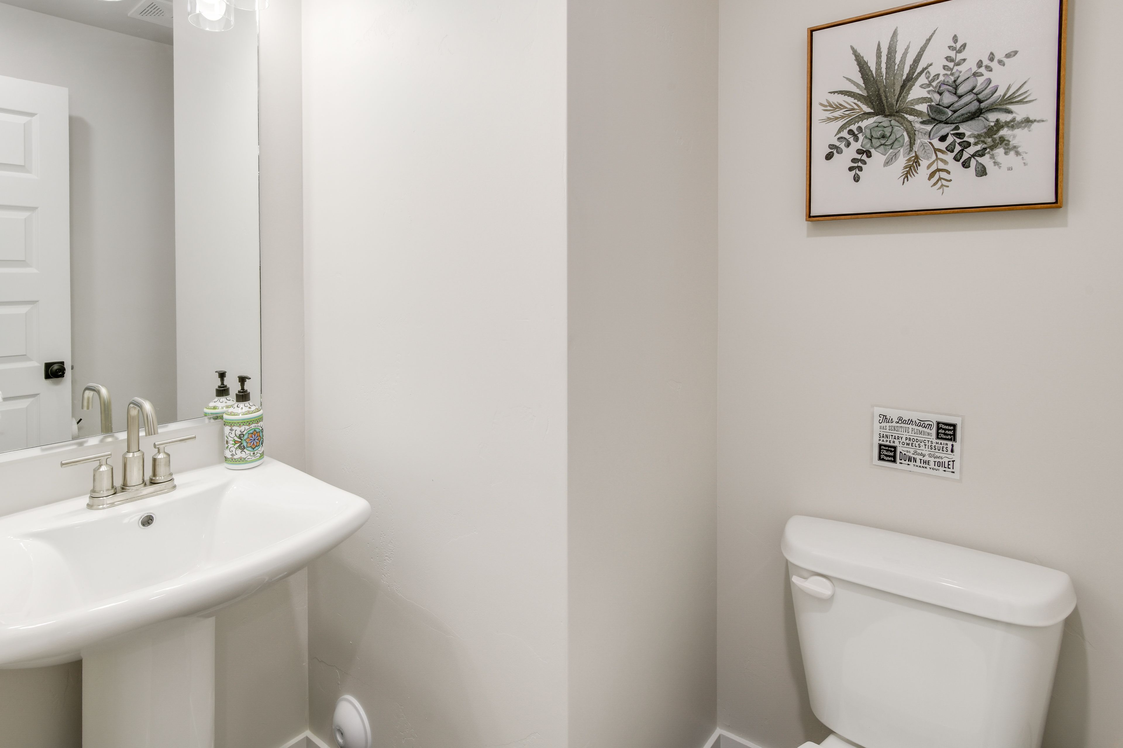 Half Bathroom | 1st Floor