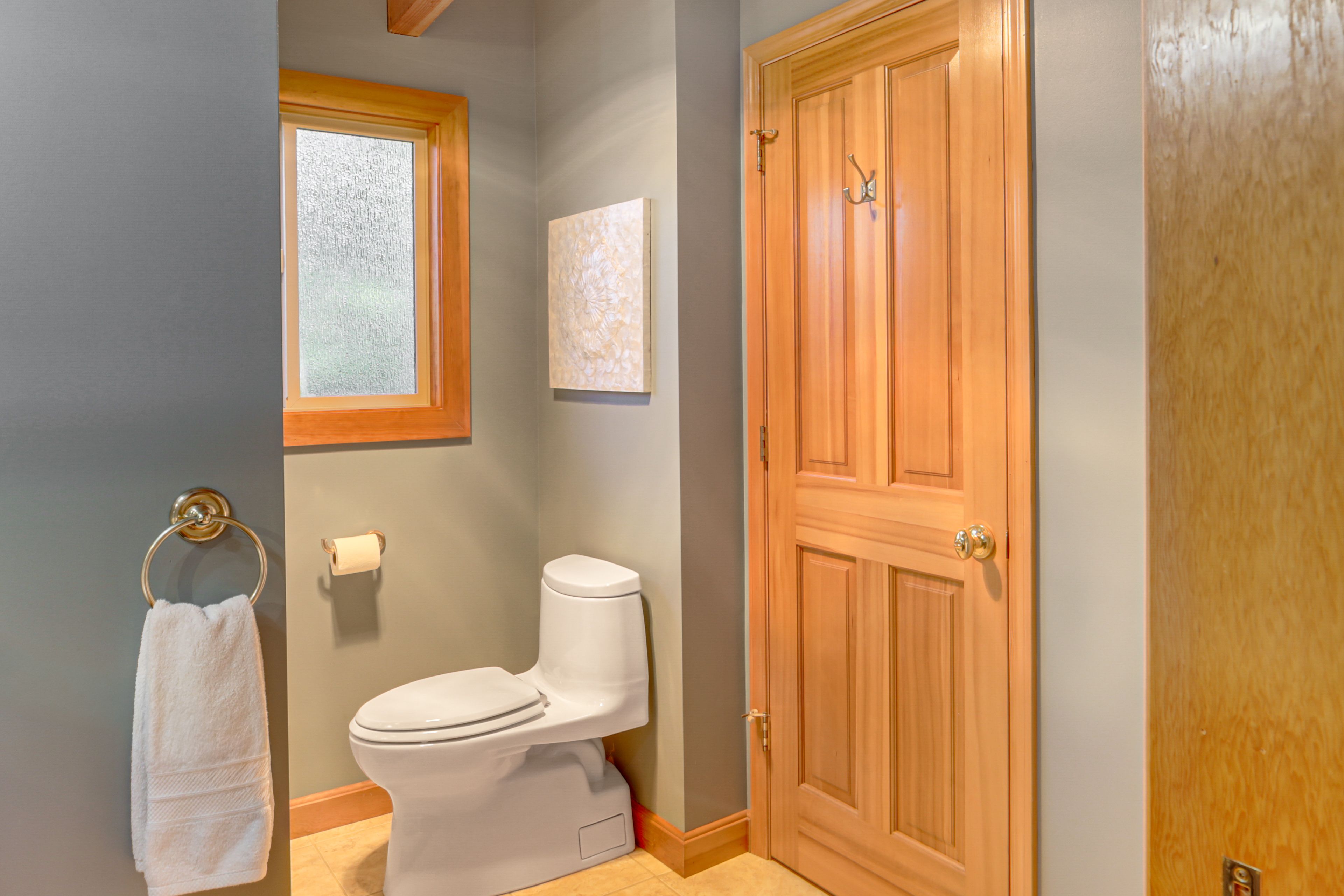 Full Bath | Upper Level