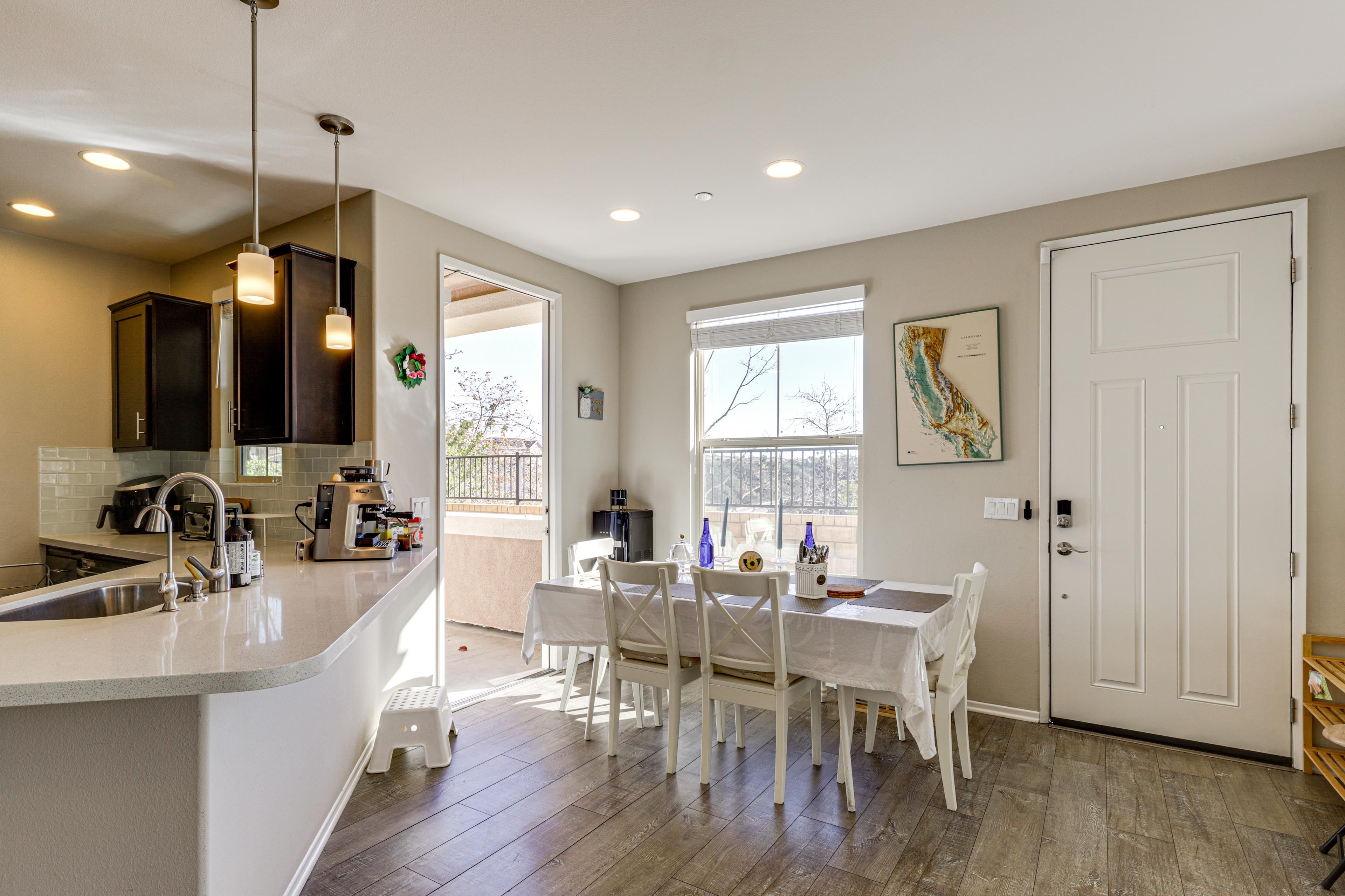 Dining Area | Dishware & Flatware Provided