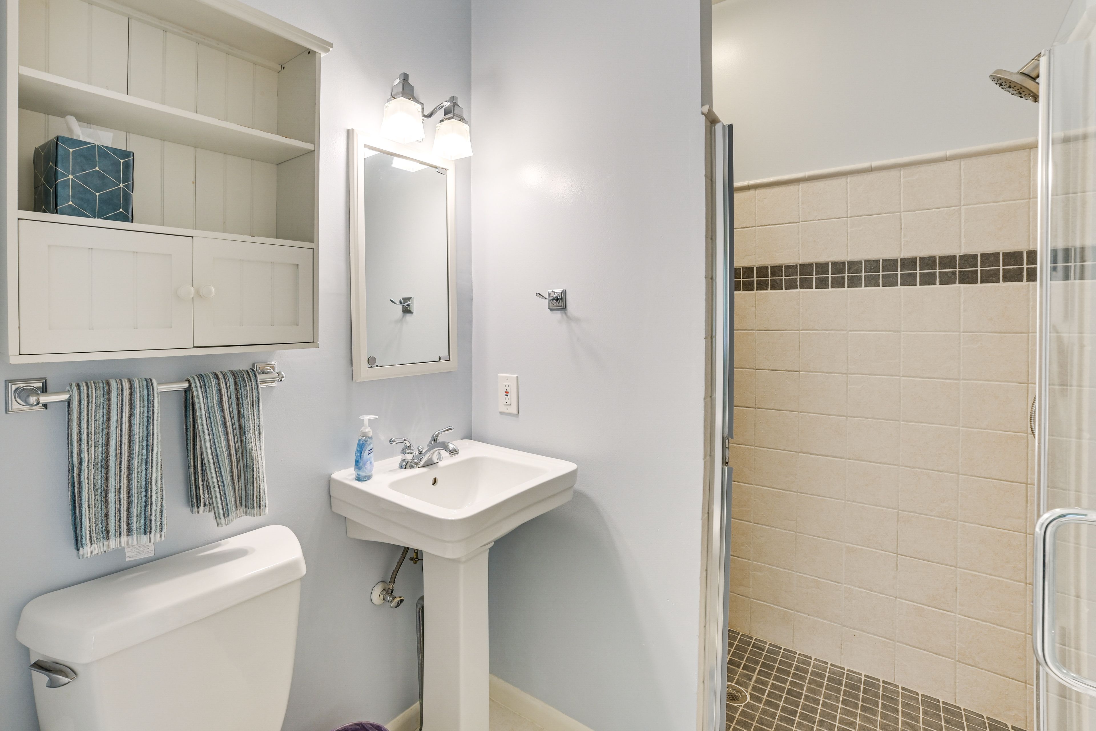Bathroom | Main Level