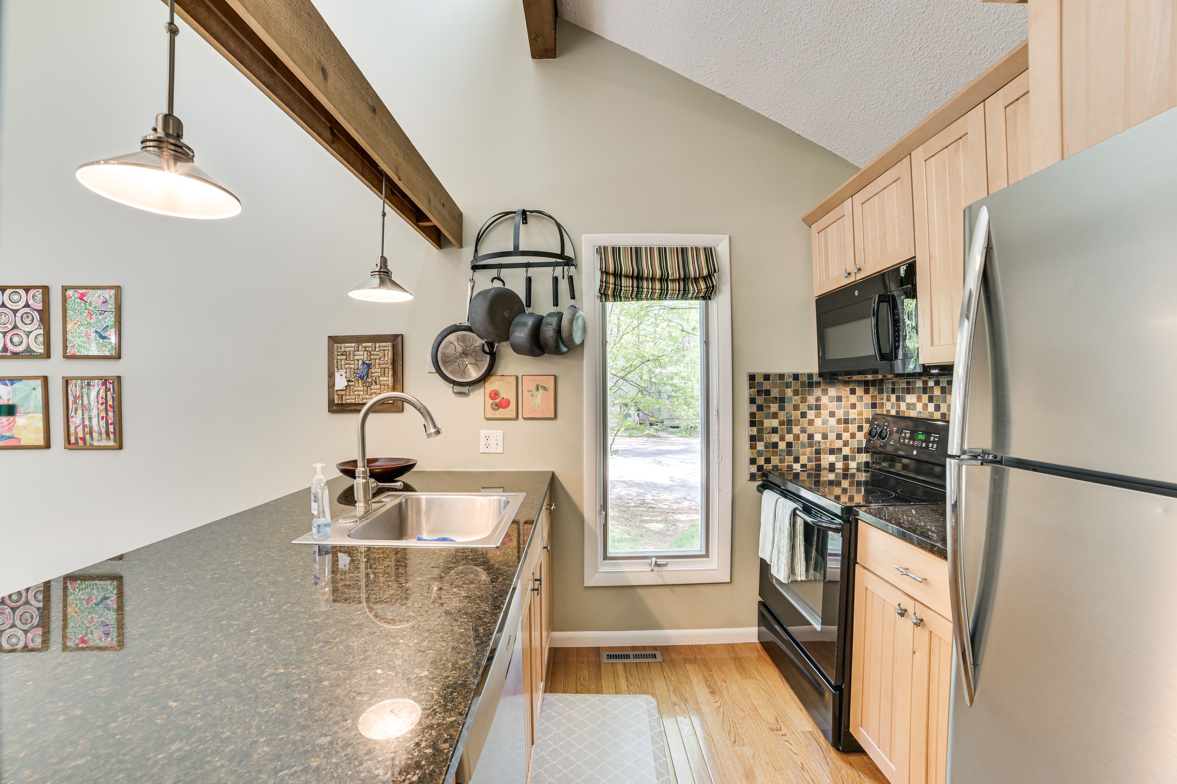 Kitchen | Main Level