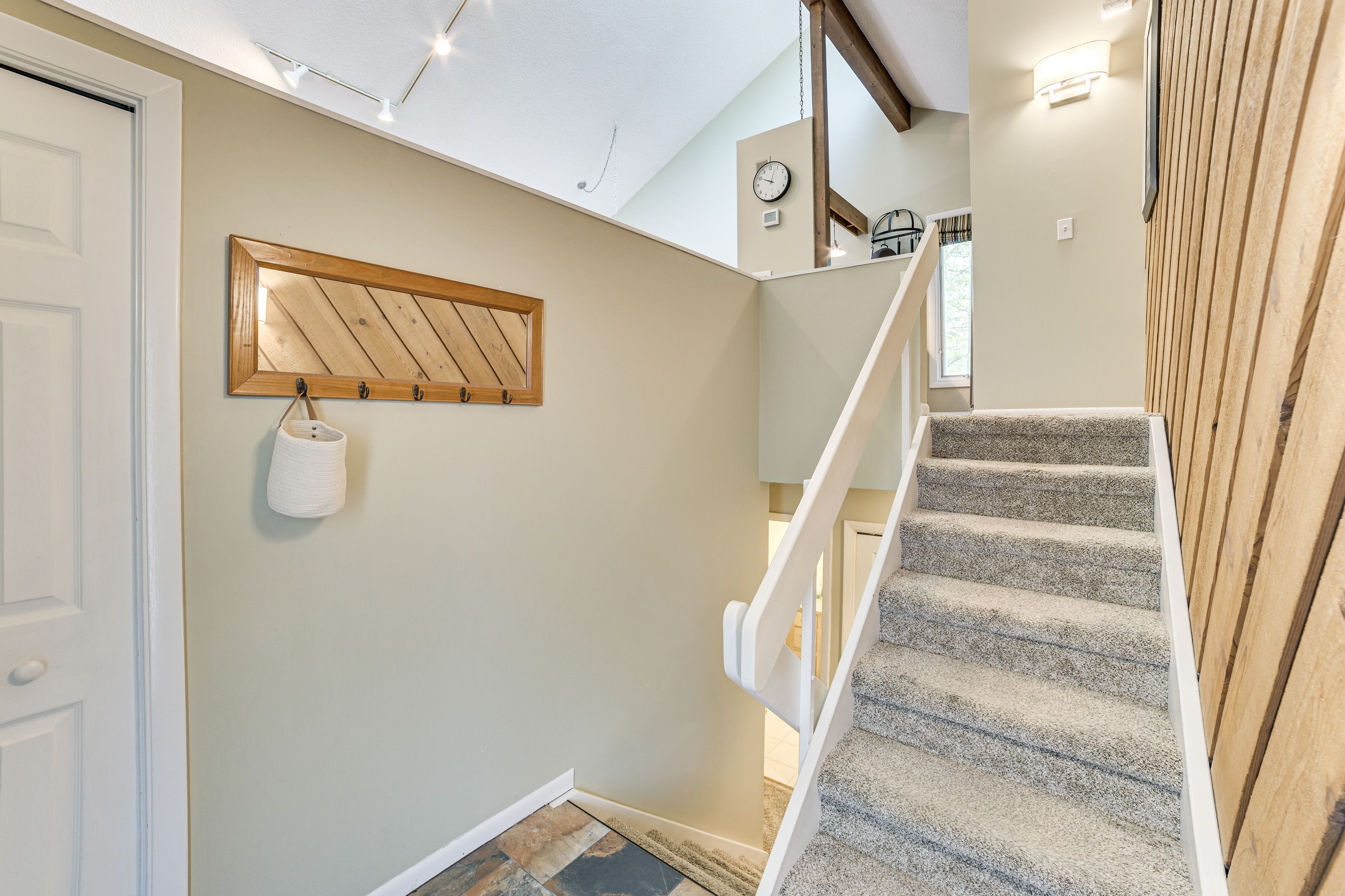 Split-Level Condo | Entryway
