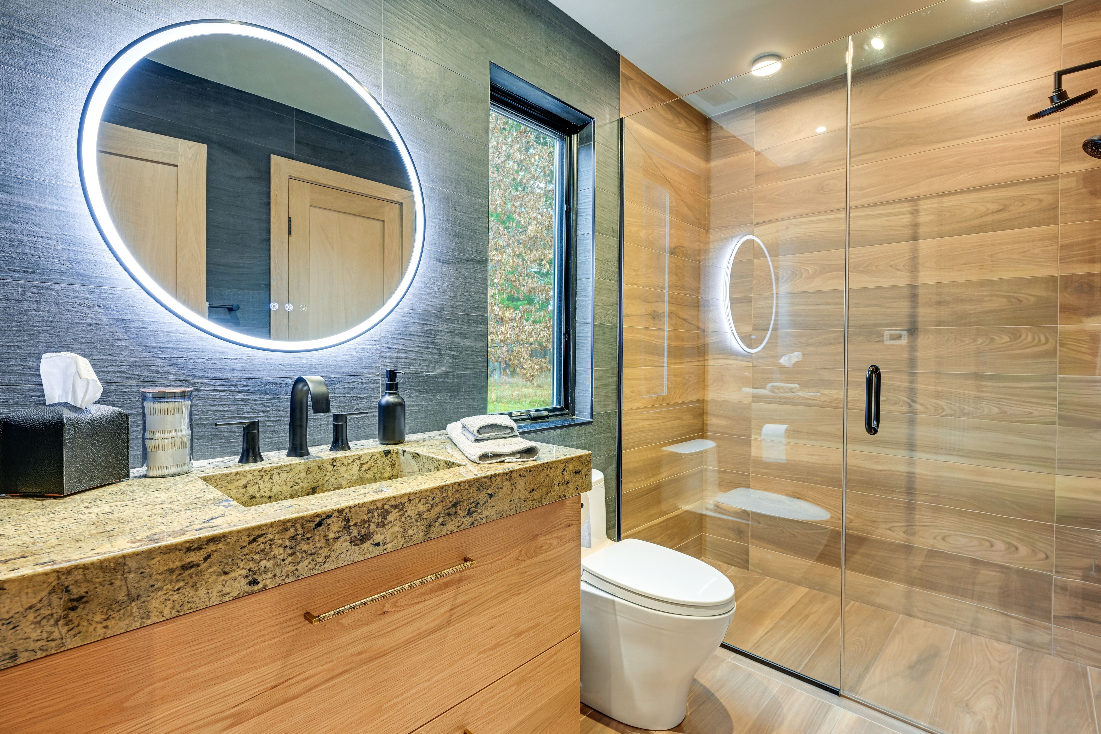 En-Suite Bathroom | 1st Floor