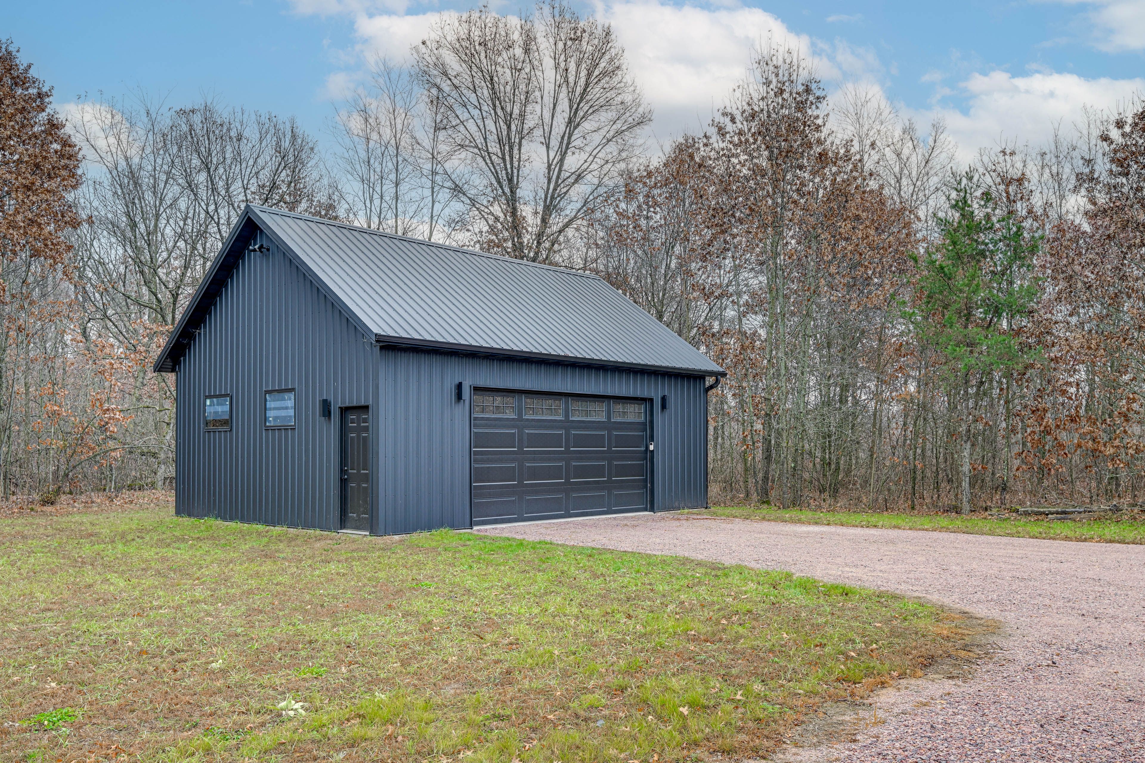 Parking | Garage (2 Vehicles) | Driveway (4 Vehicles) | Trailer/Boat Parking