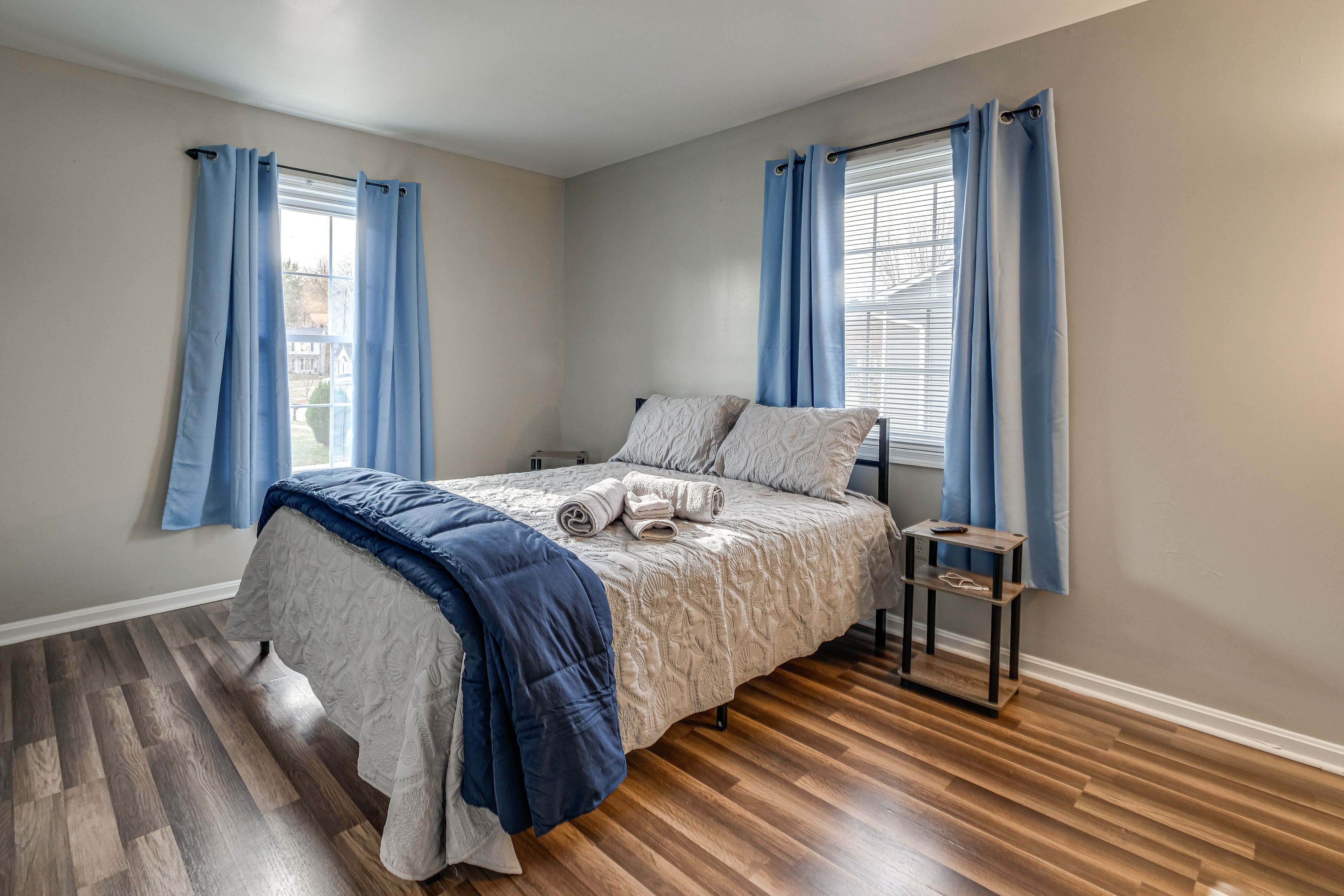 Bedroom 2 | Queen Bed | Upper Level