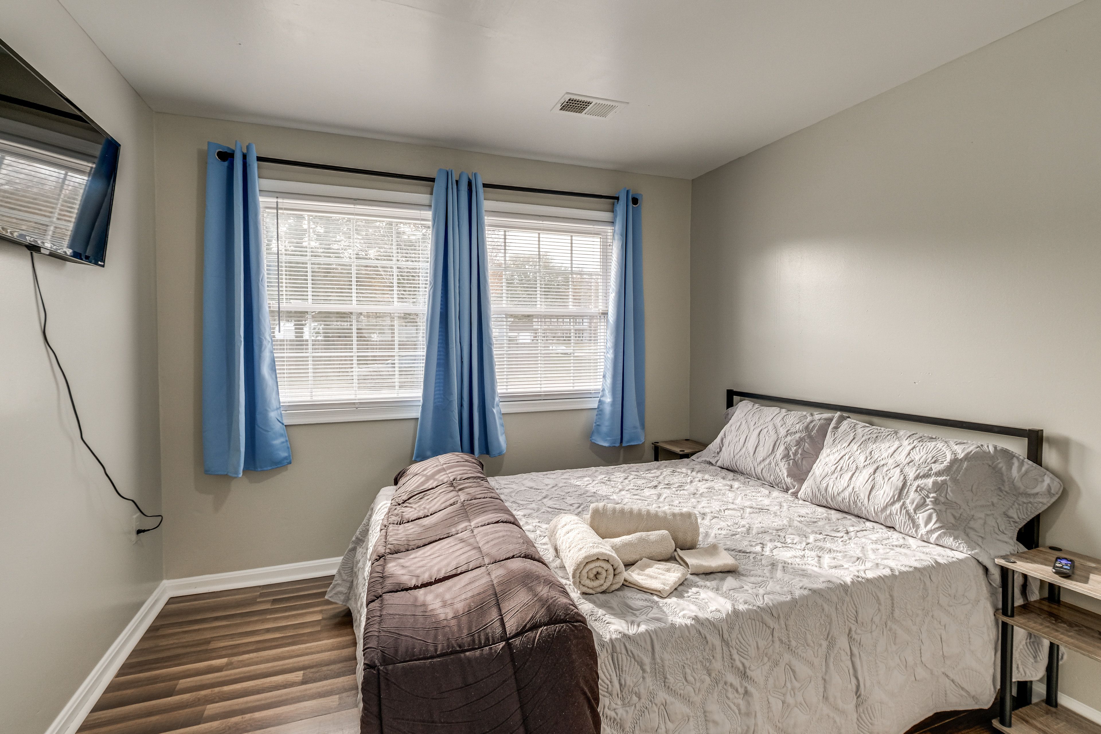 Bedroom 5 | Queen Bed | Lower Level