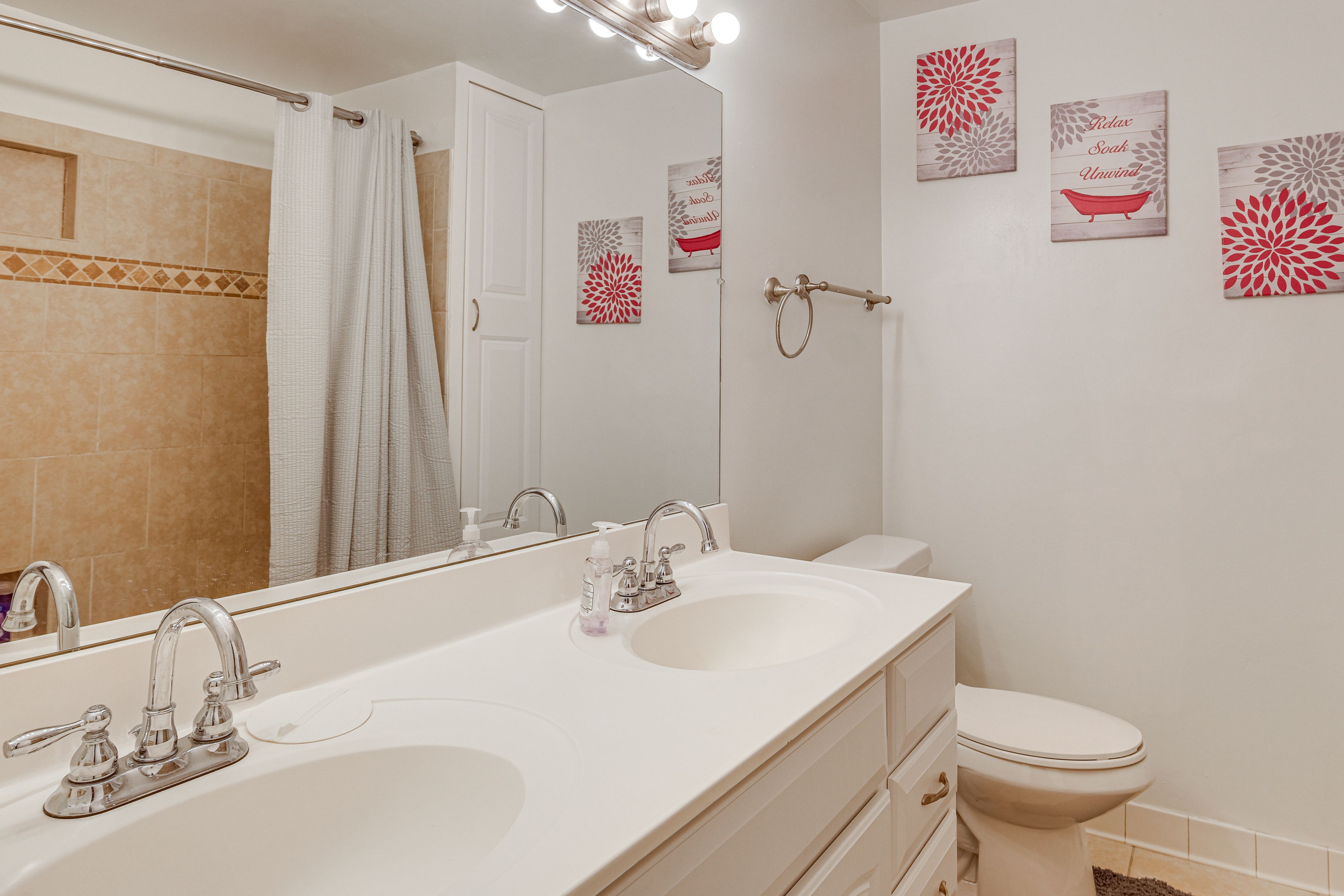 Bathroom | Upper Level