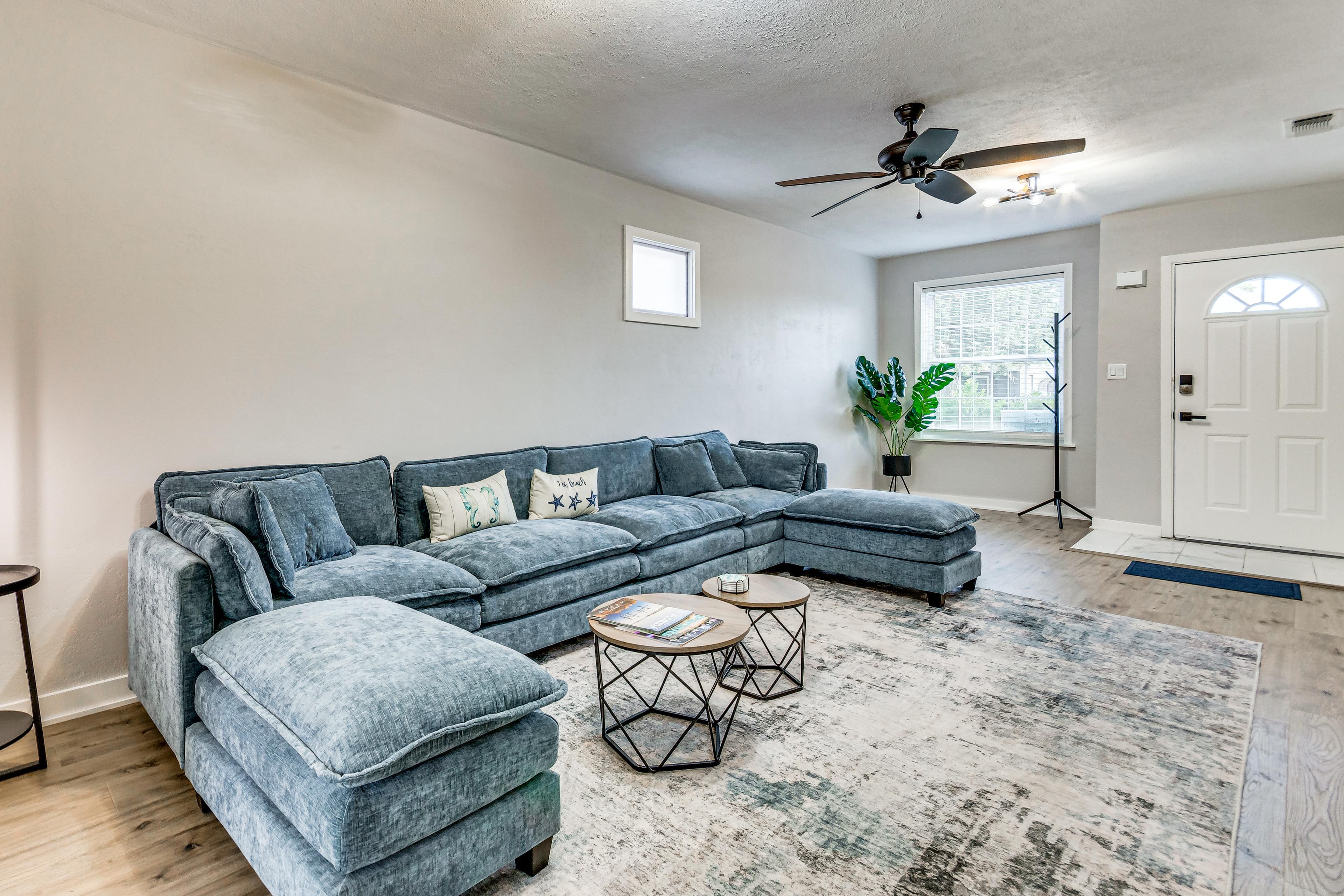 Living Room | Central A/C & Heat | Free WiFi