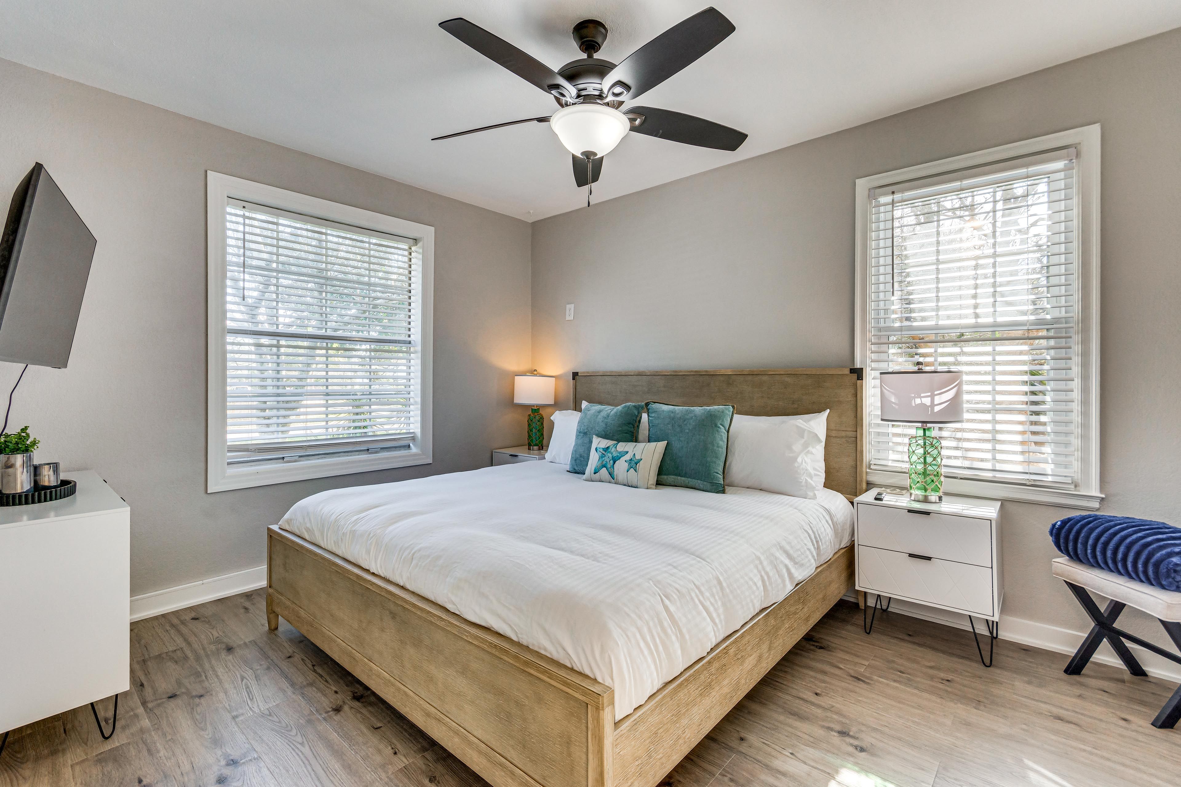 Bedroom 1 | King Bed | Linens Provided