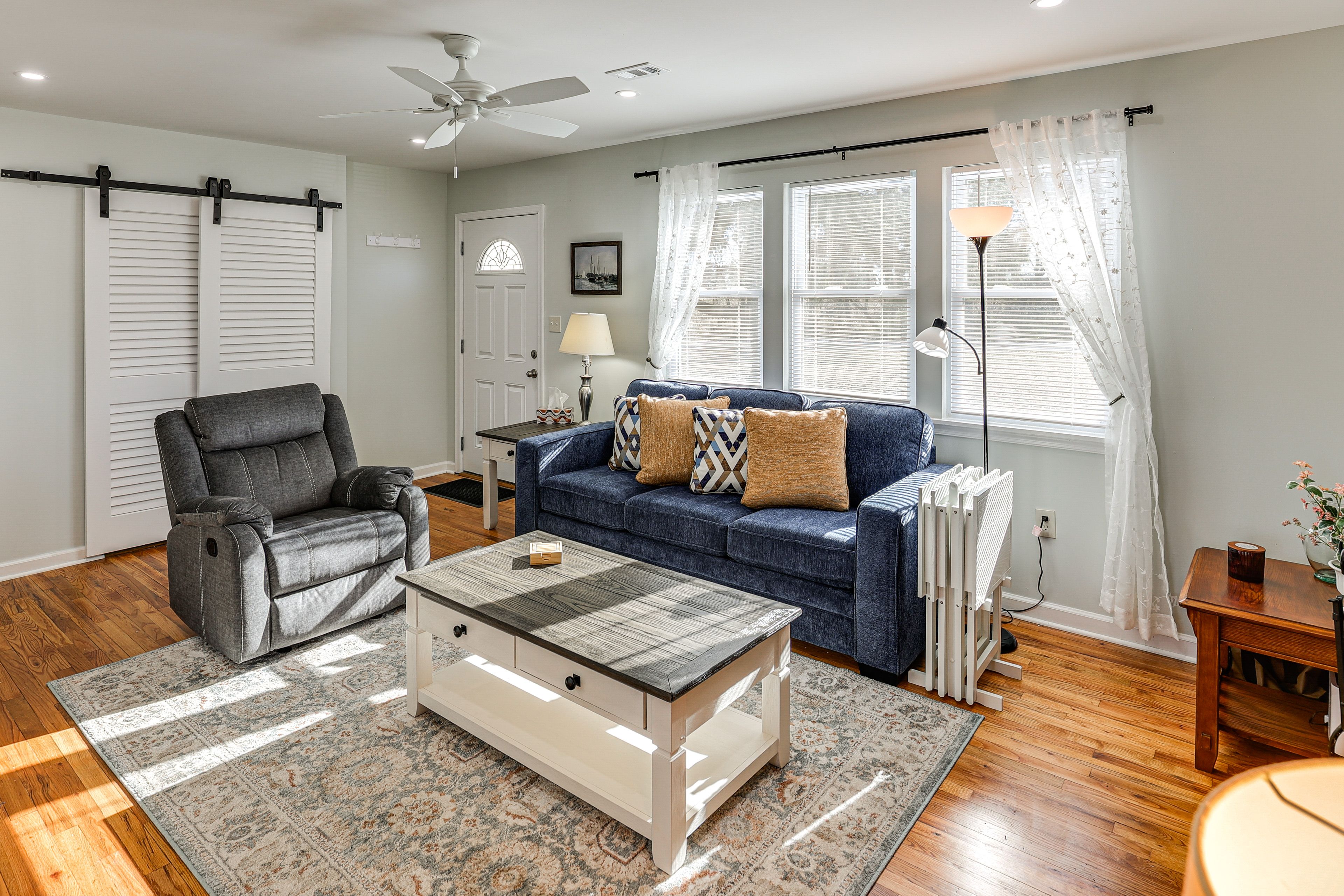 Living Room | Queen Sleeper Sofa