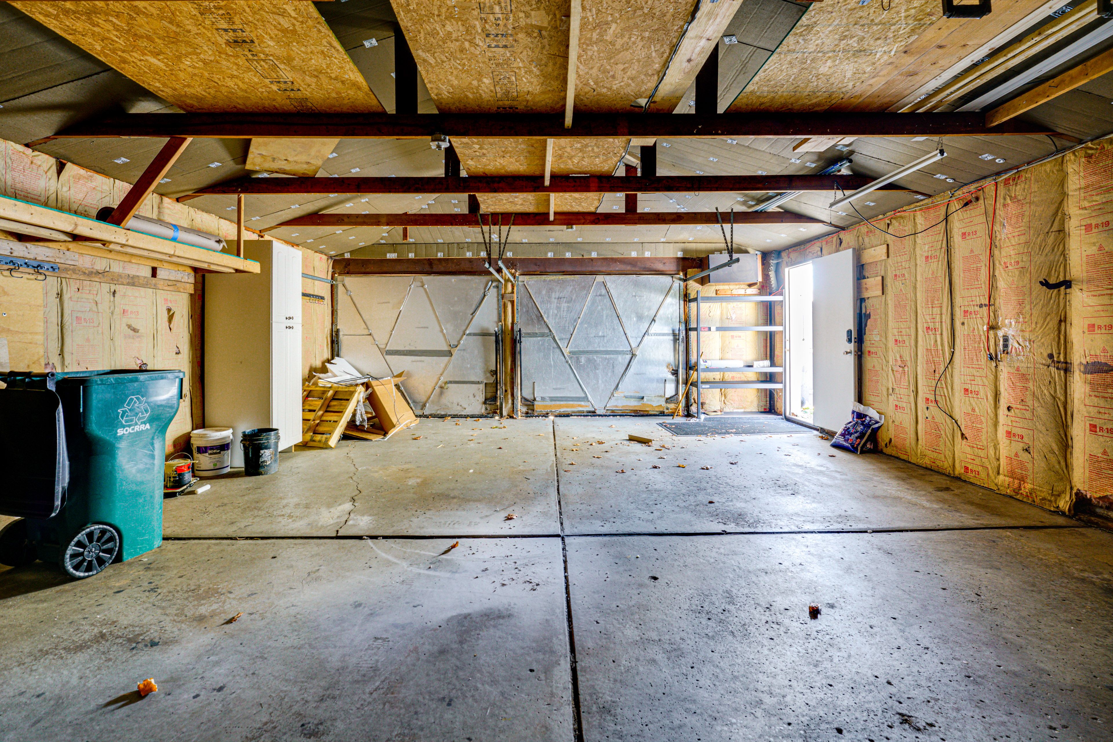 Parking | Garage (2 Vehicles) | Driveway (2 Vehicles)