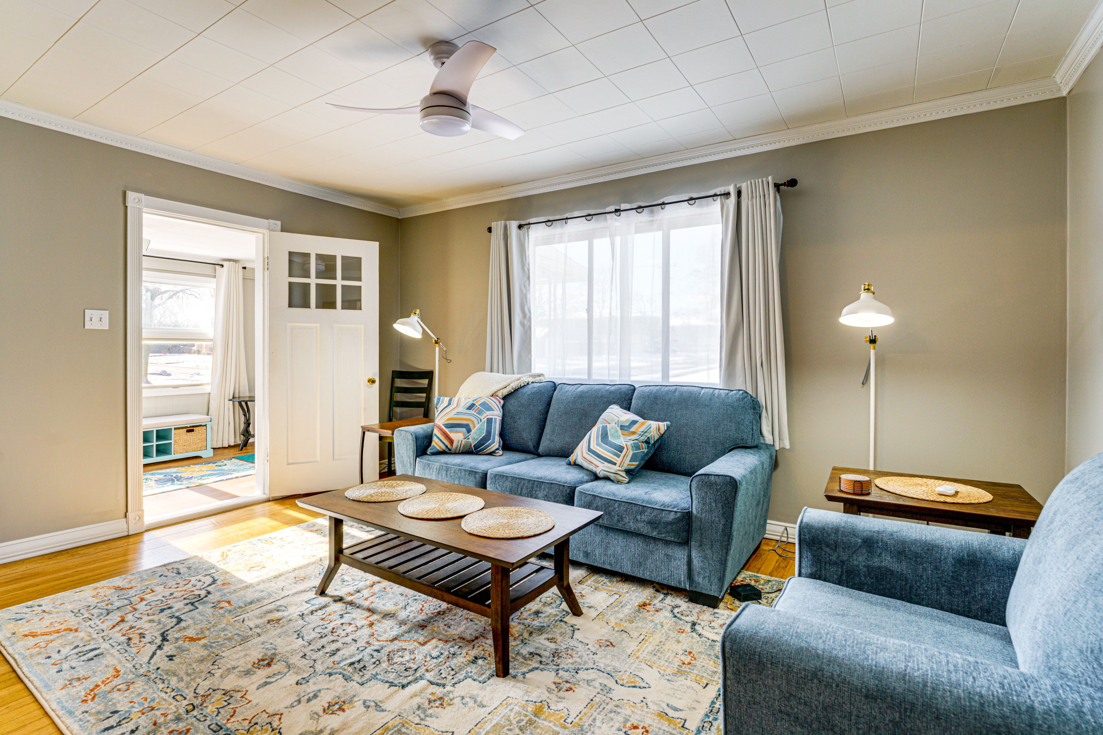 Living Room | Free WiFi | Central Heating | Window A/C Unit