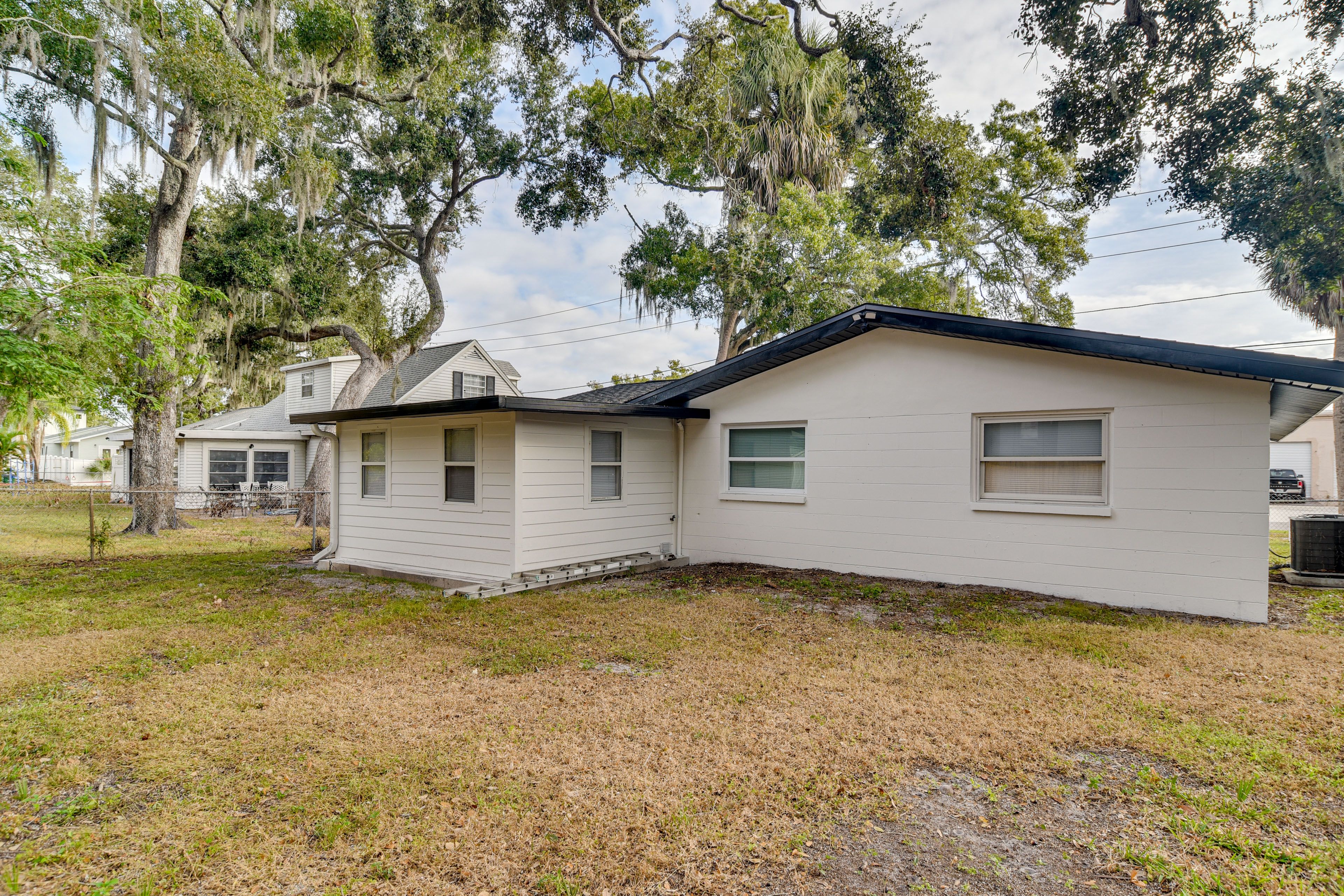 Fenced-In Yard | 18 Mi to Downtown St. Petersburg