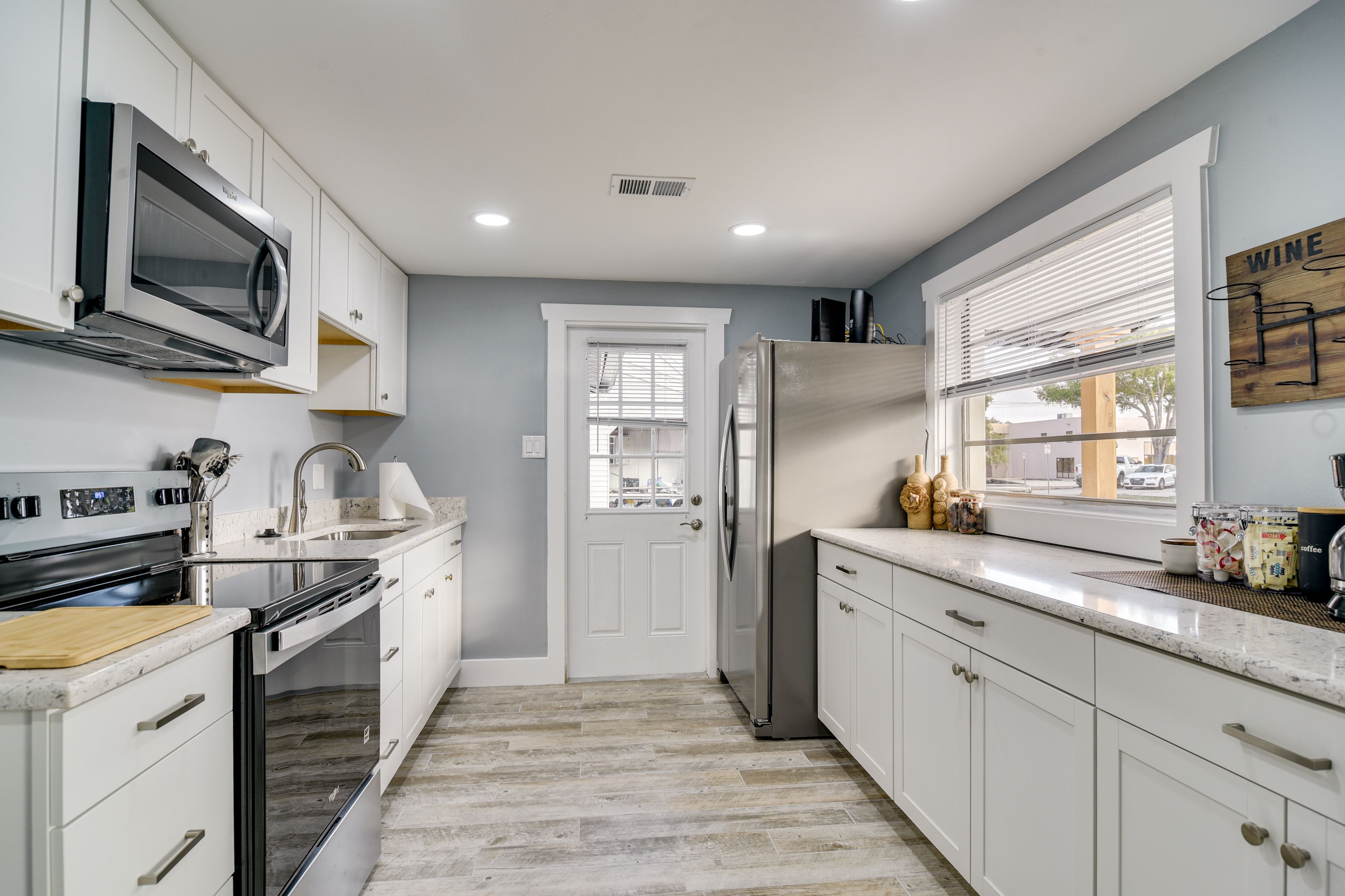 Kitchen | Drip Coffee Maker | Blender | Toaster | Cooking Basics