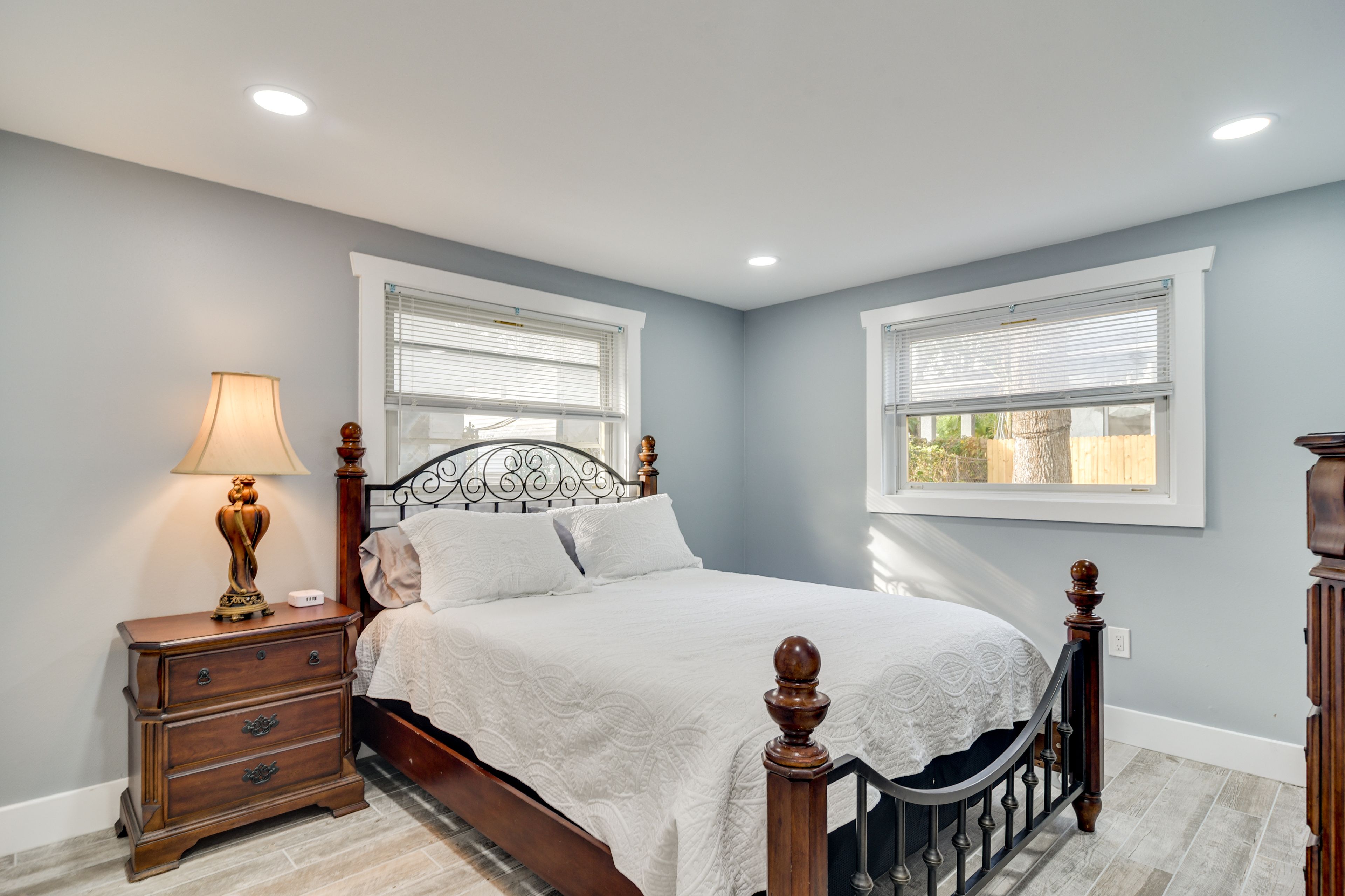 Bedroom 1 | Queen Bed | Smart TV | Linens Provided
