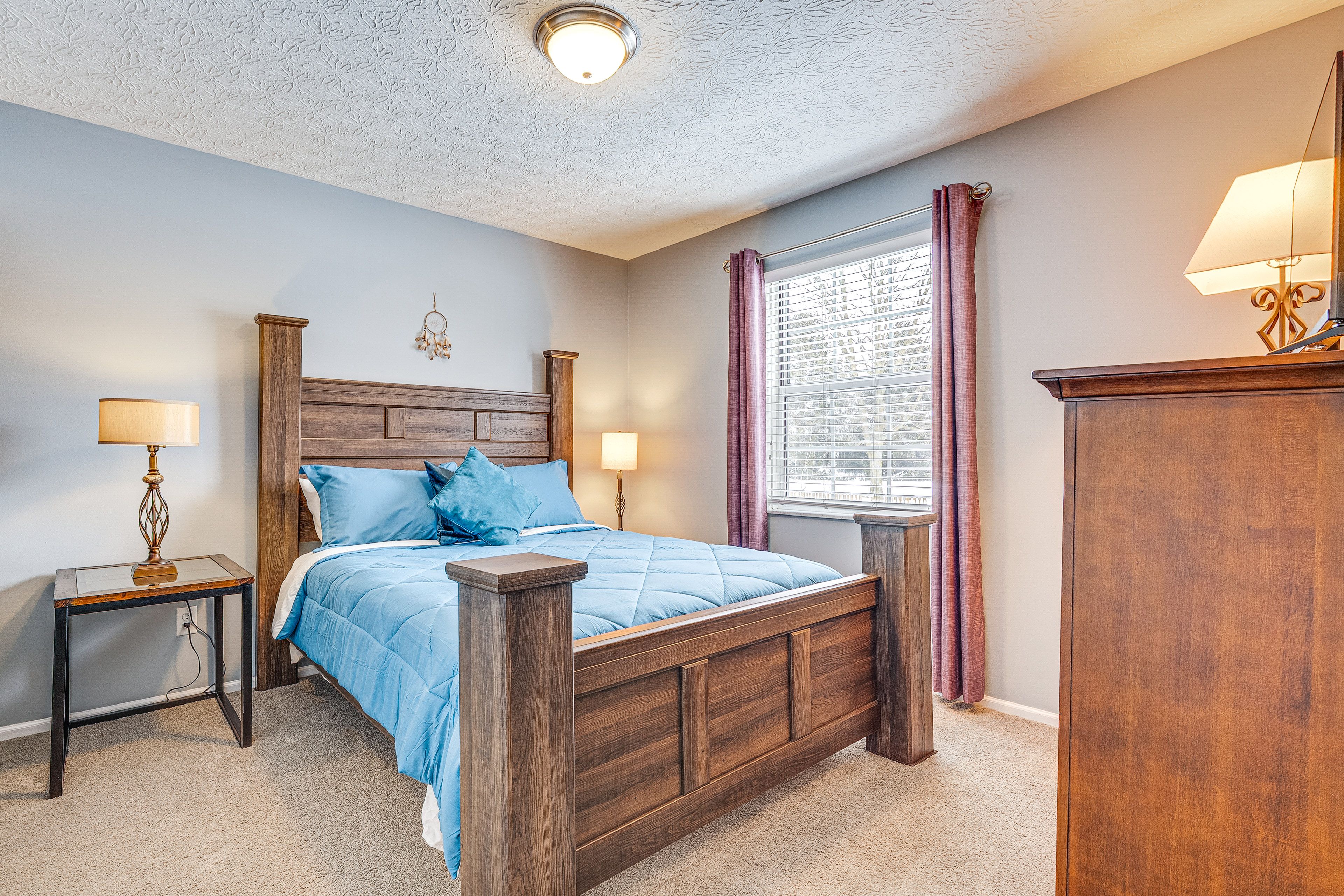 Bedroom 2 | Queen Bed