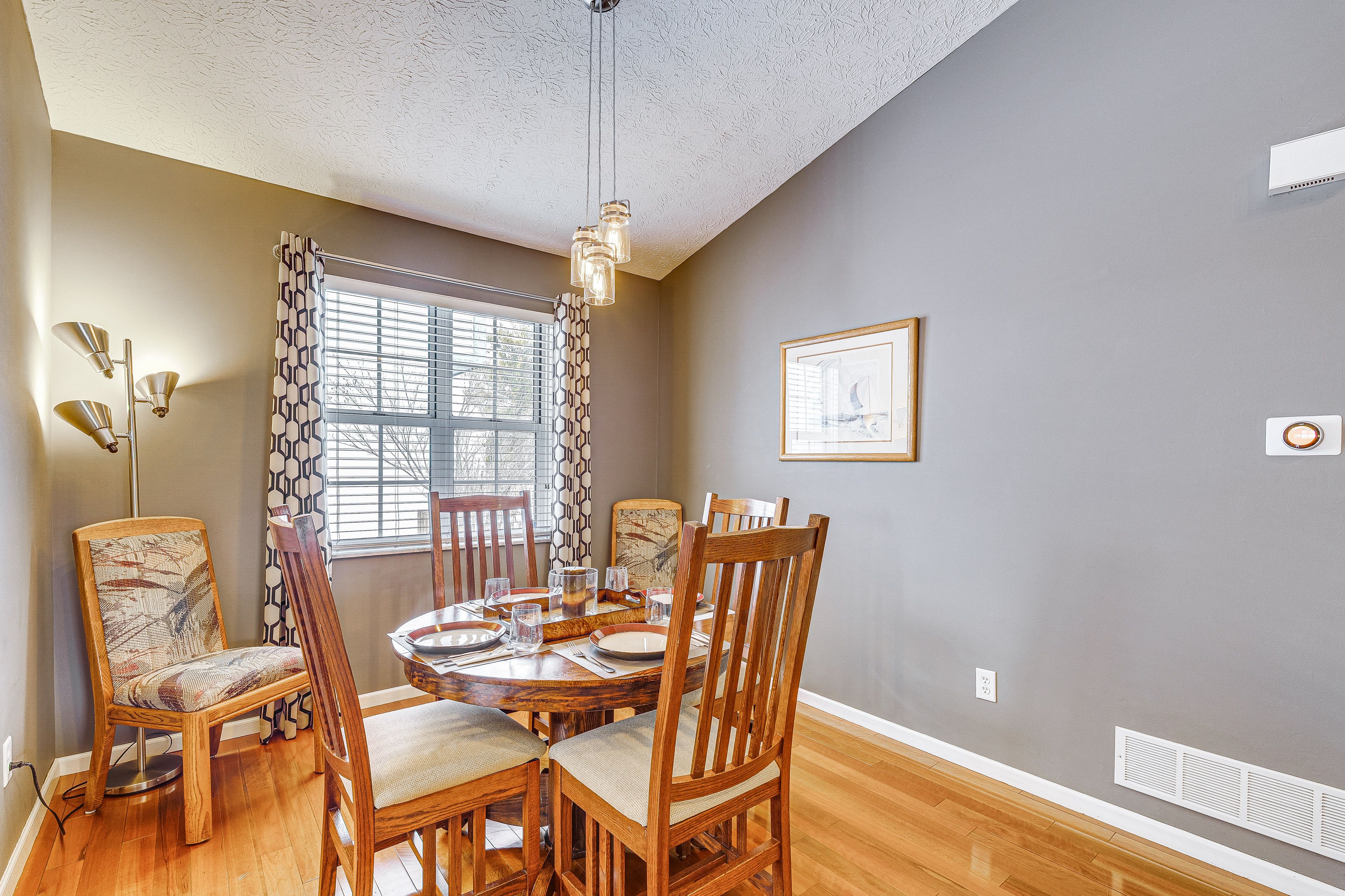Dining Table | Breakfast Bar