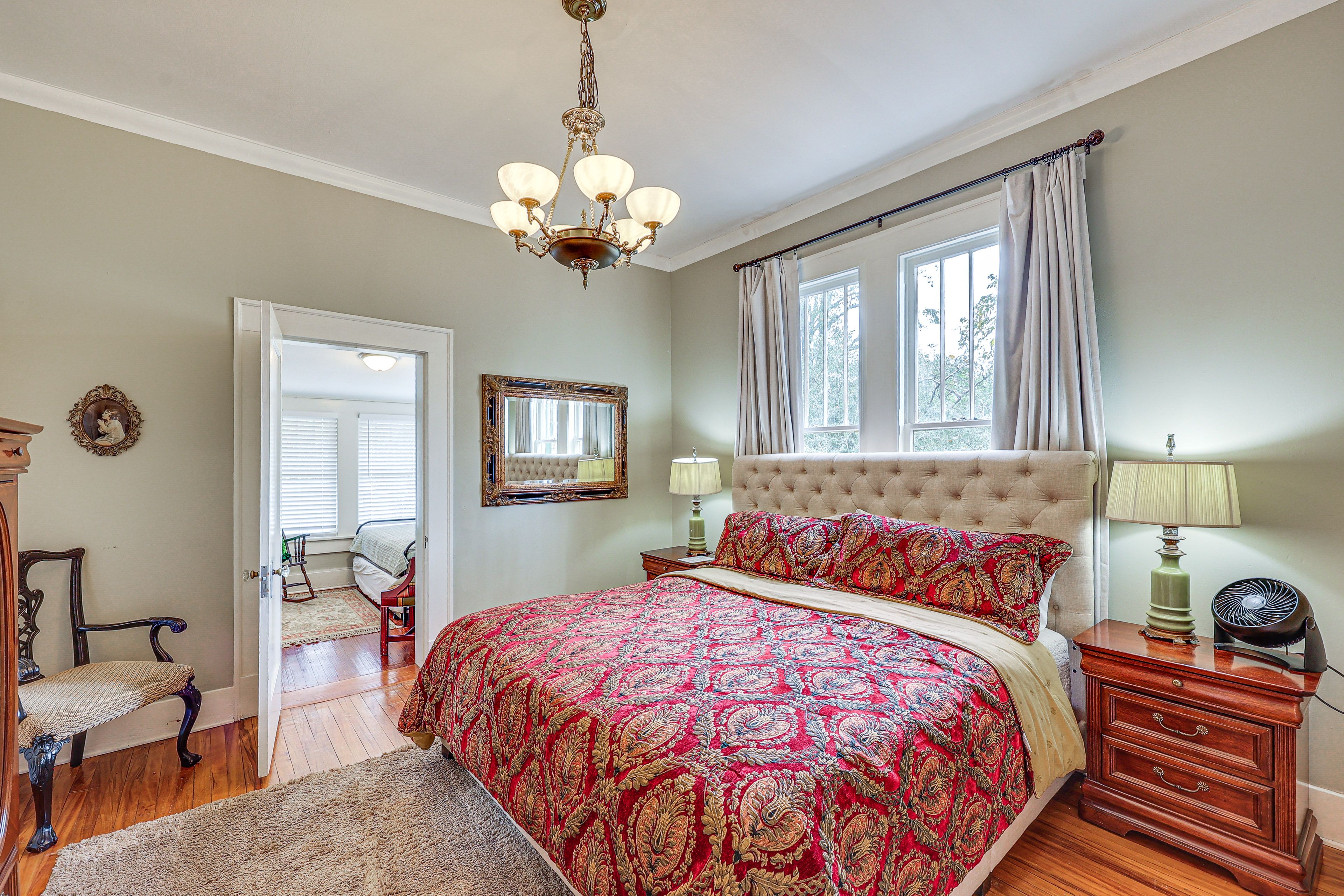 Bedroom 1 | King Bed | Flat-Screen TV | 1st Floor