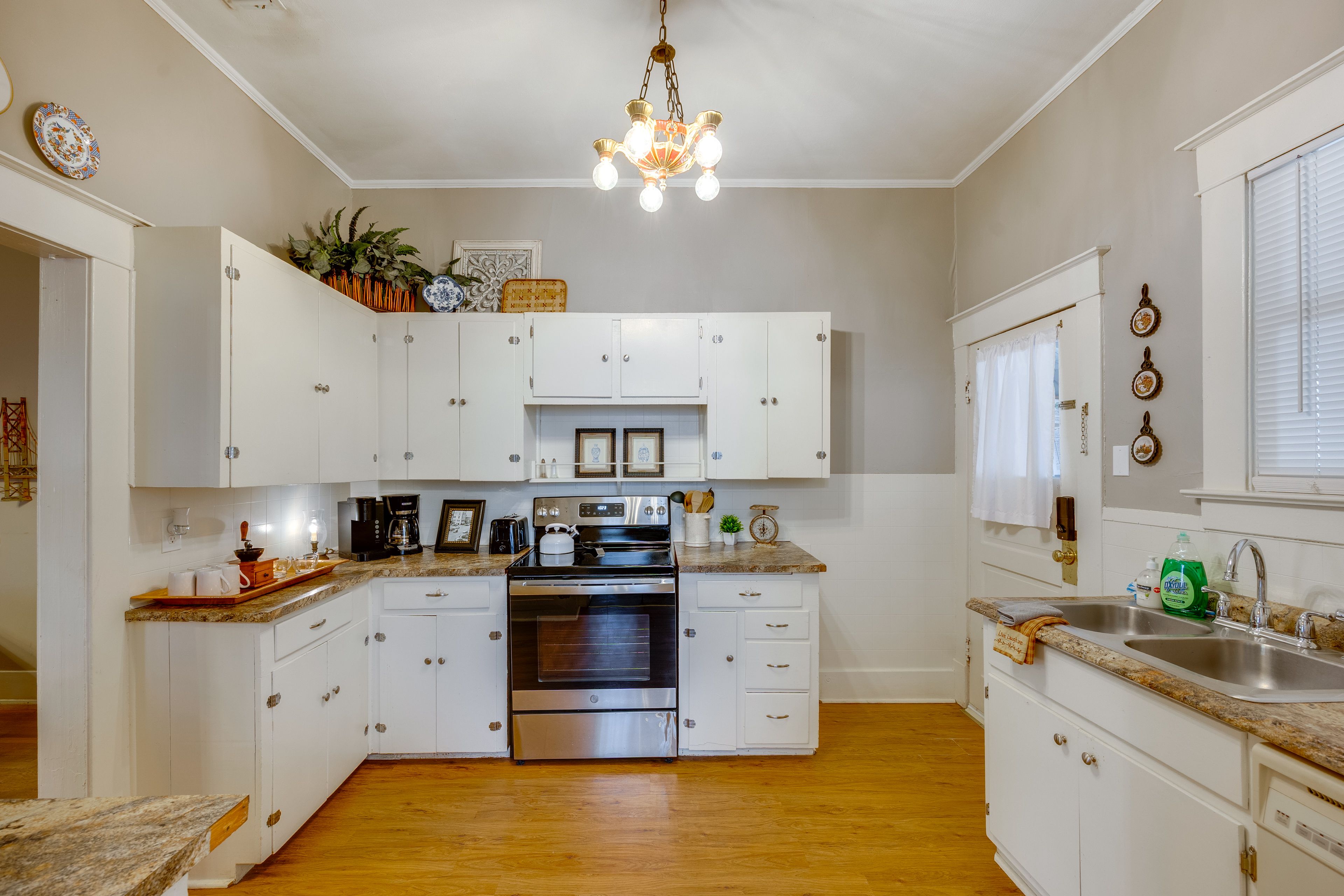 Kitchen | Dishwasher | Refrigerator