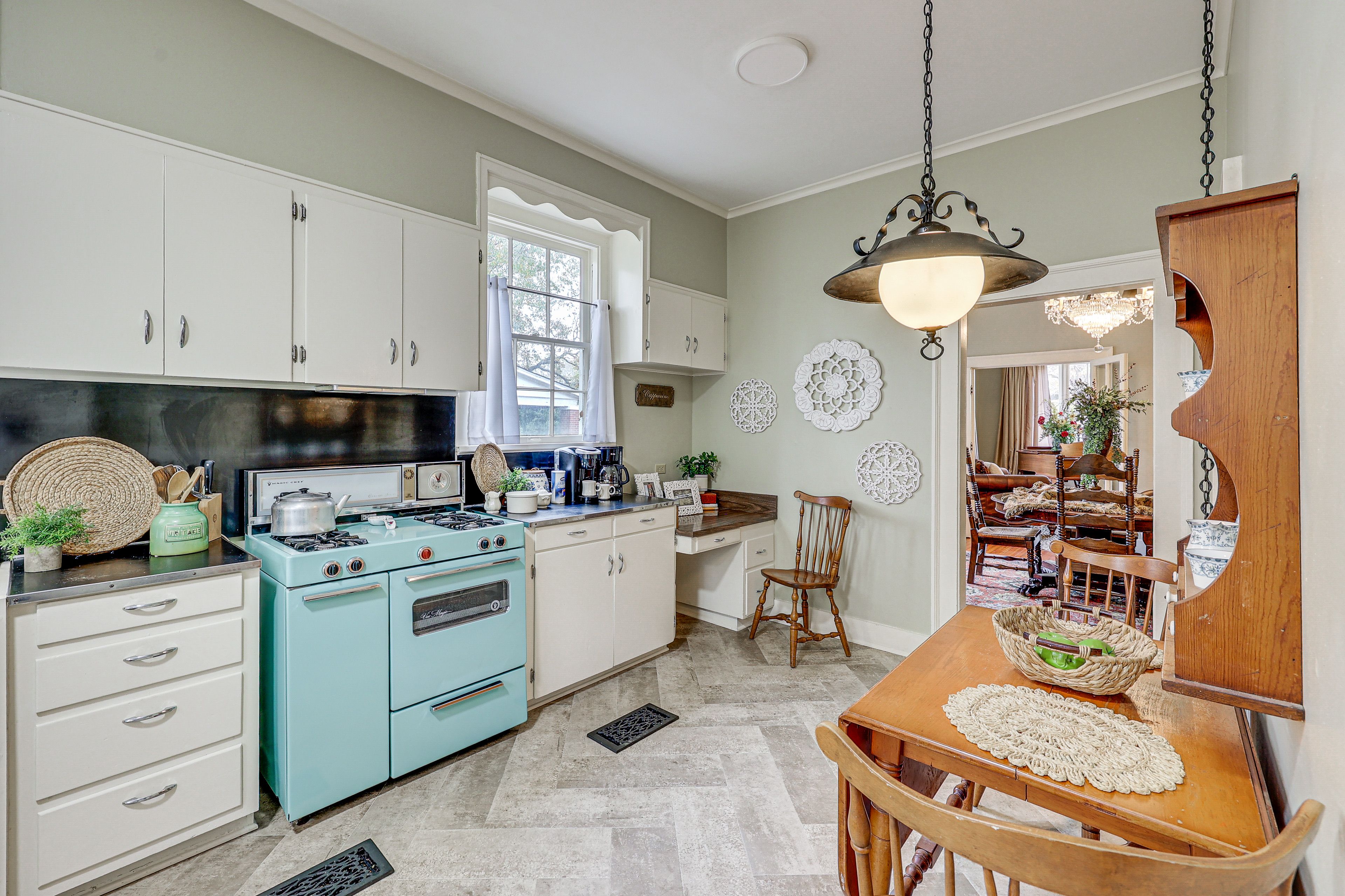 Kitchen | Dishwasher | Coffee Maker | 1st Floor