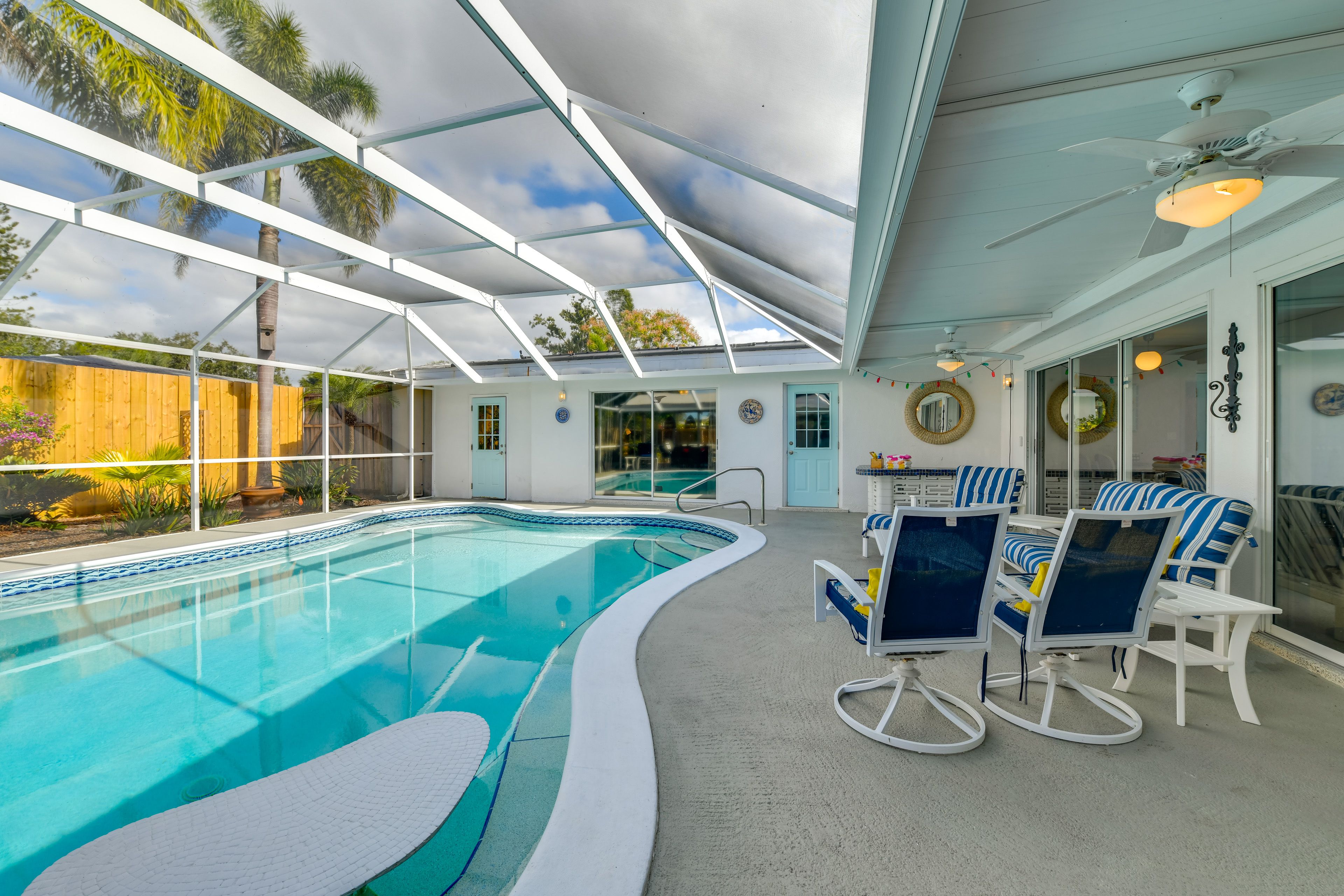 Sarasota Vacation Rental | 4BR | 3BA | 1,700 Sq Ft | Steps to Enter