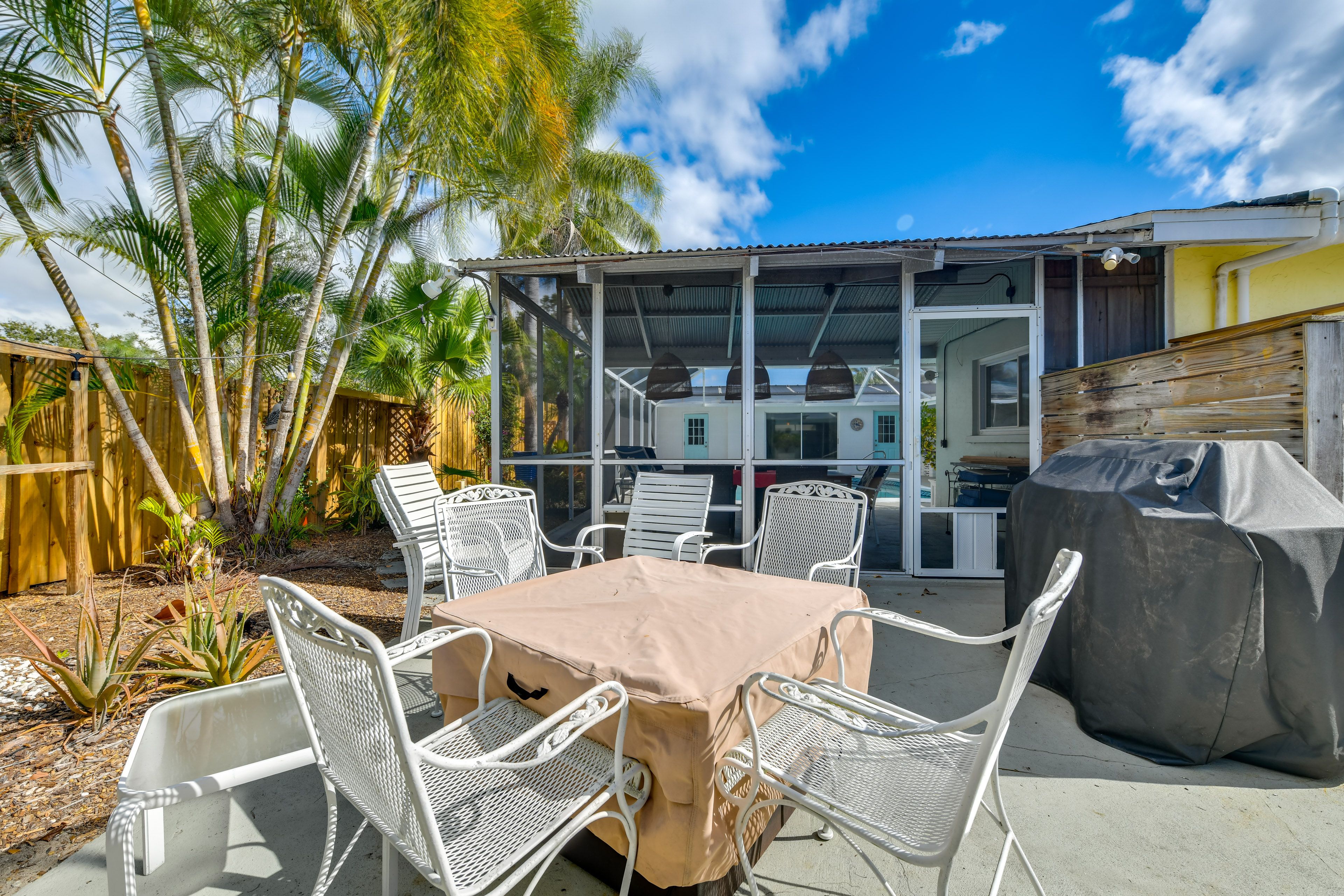 Private Patio | BBQ Grill