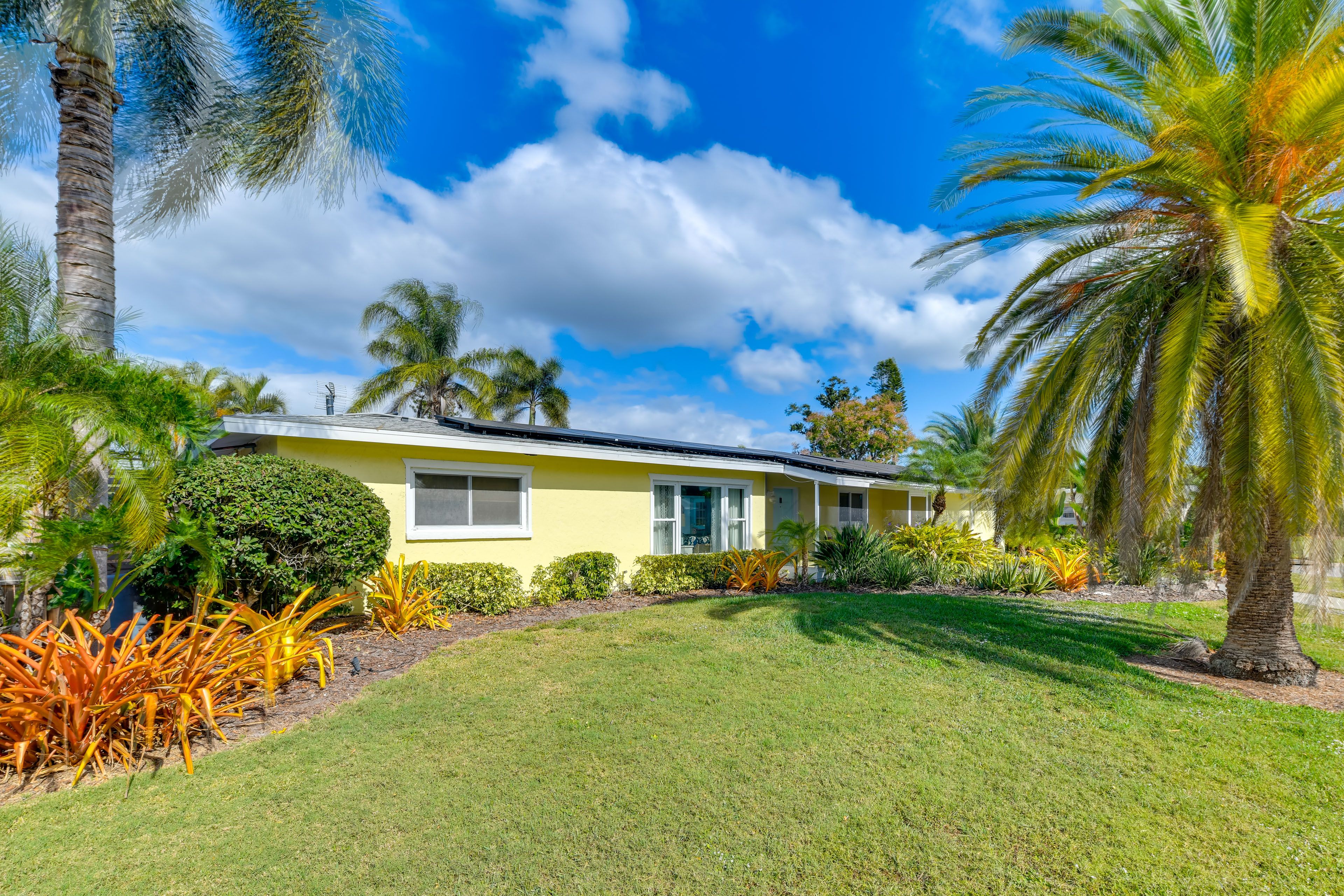 Exterior | Parking | Driveway (3 Vehicles)