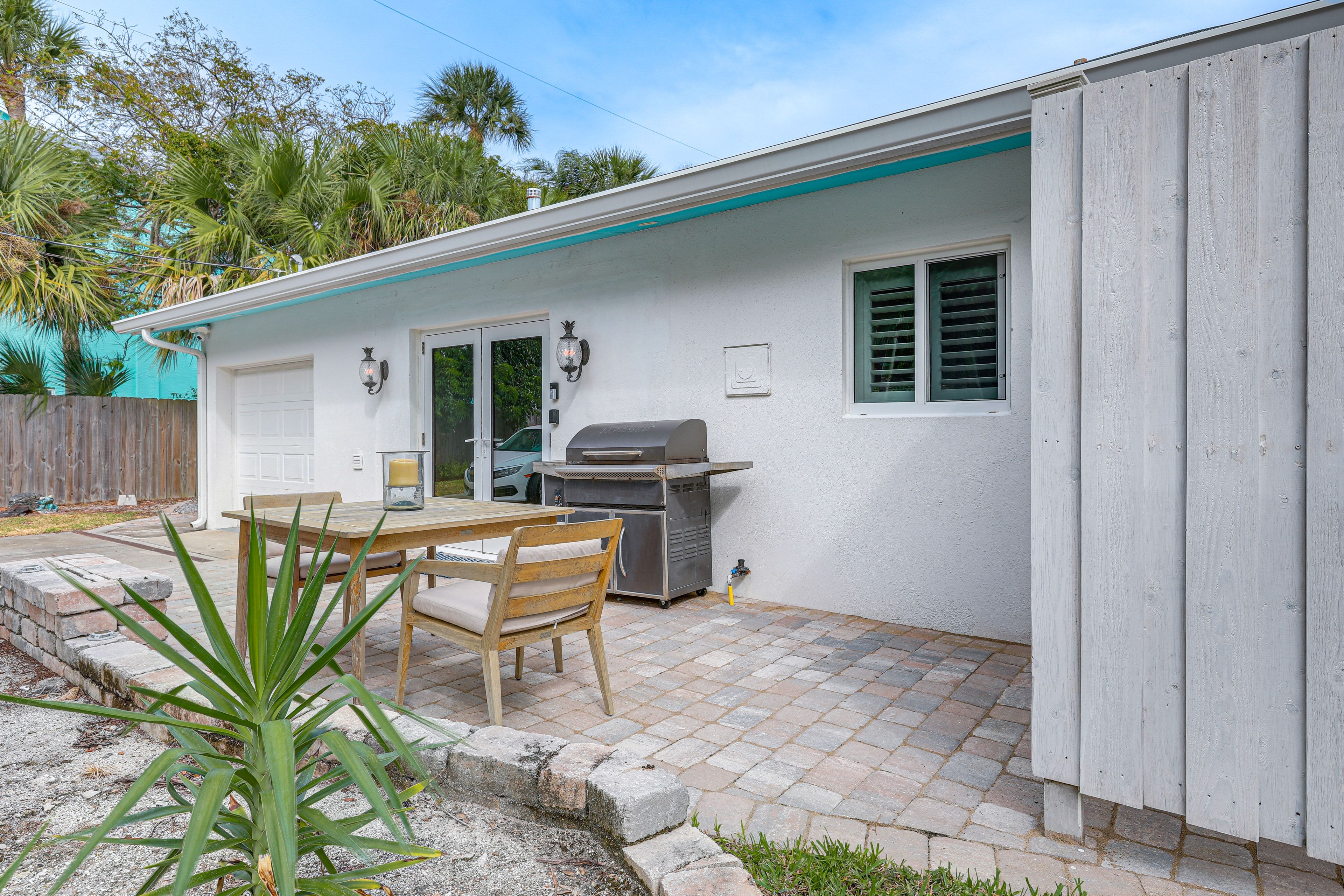 Front Patio | Parking | Driveway (6 Vehicles)