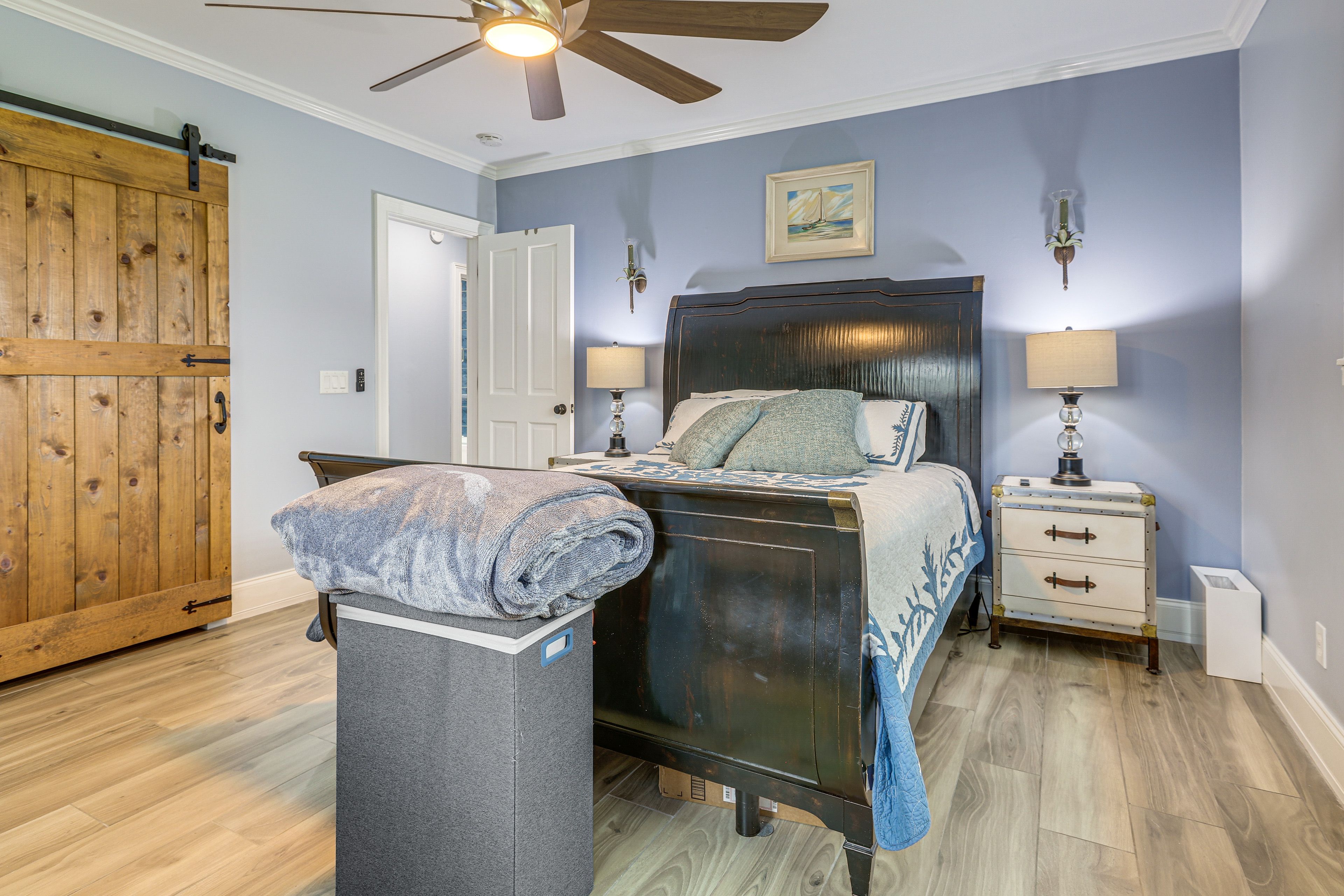 Bedroom 1 | Queen Bed | Linens