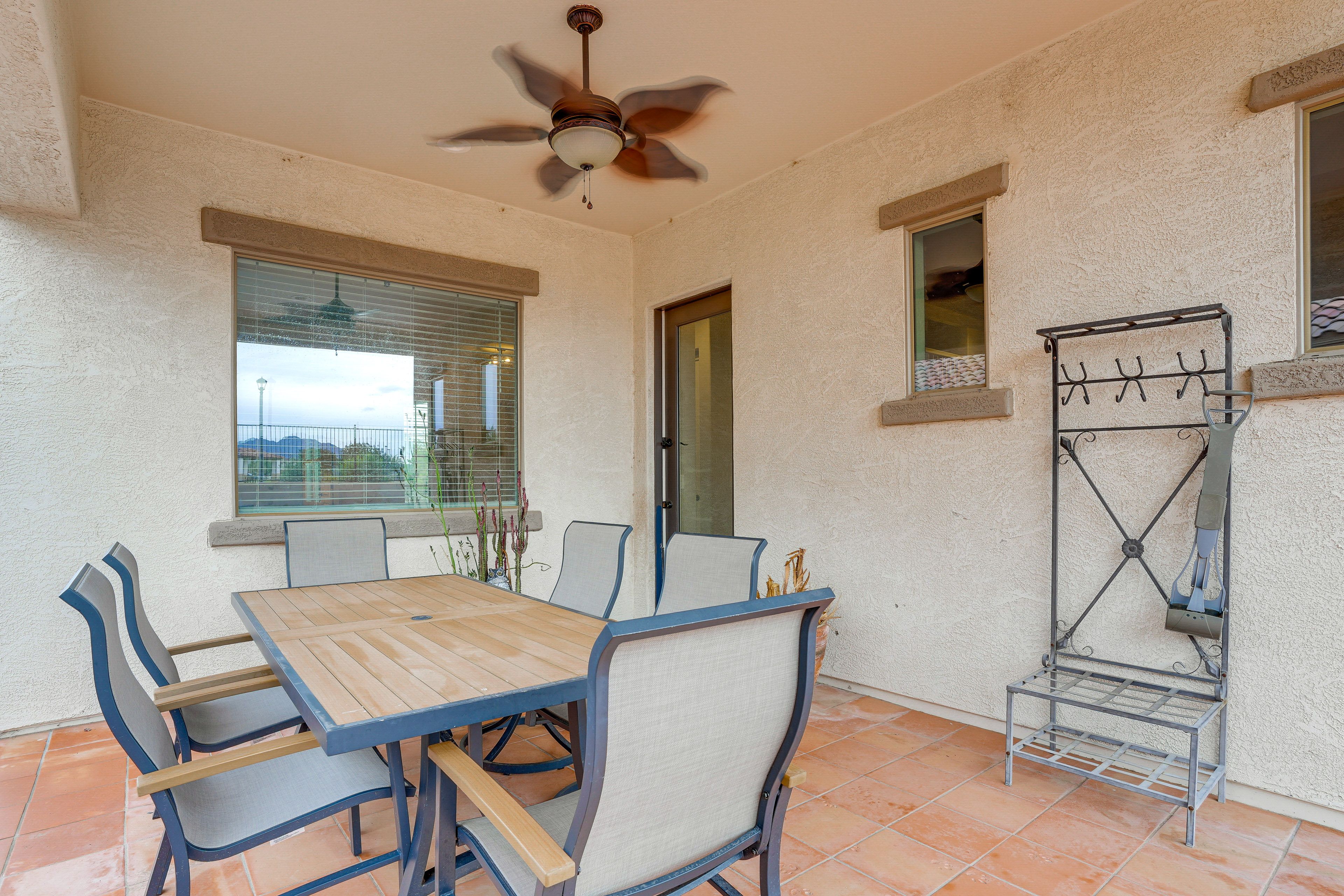 Covered Patio | Dining Set