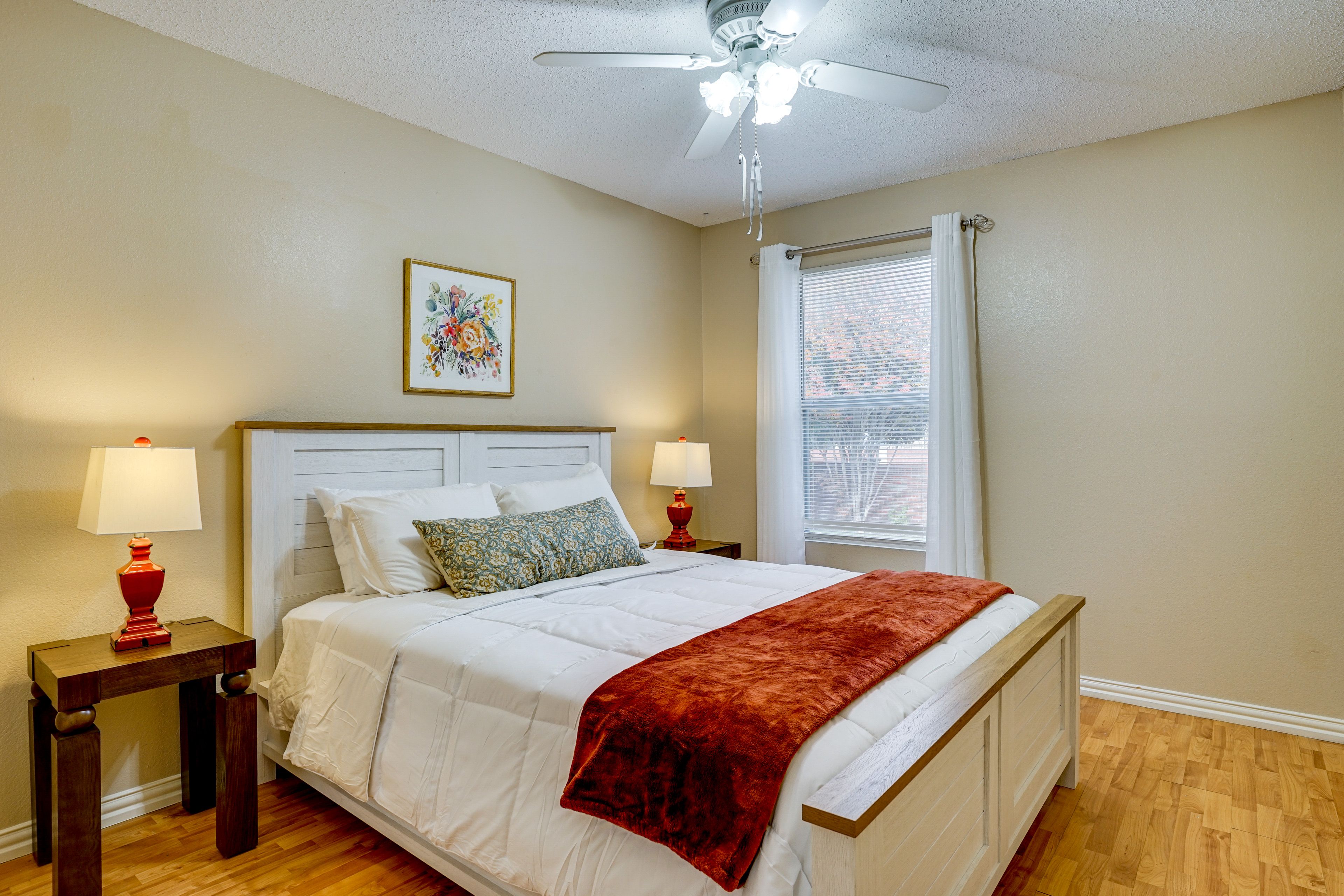 Bedroom 2 | Queen Bed