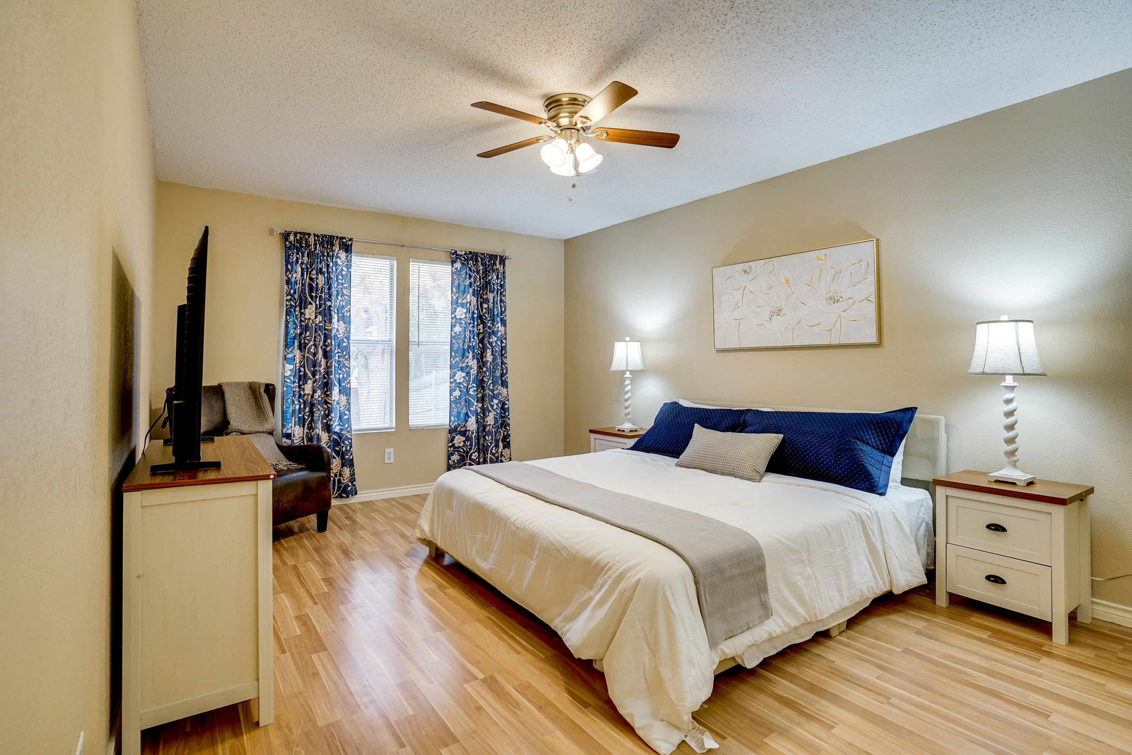 Bedroom 1 | King Bed | TV