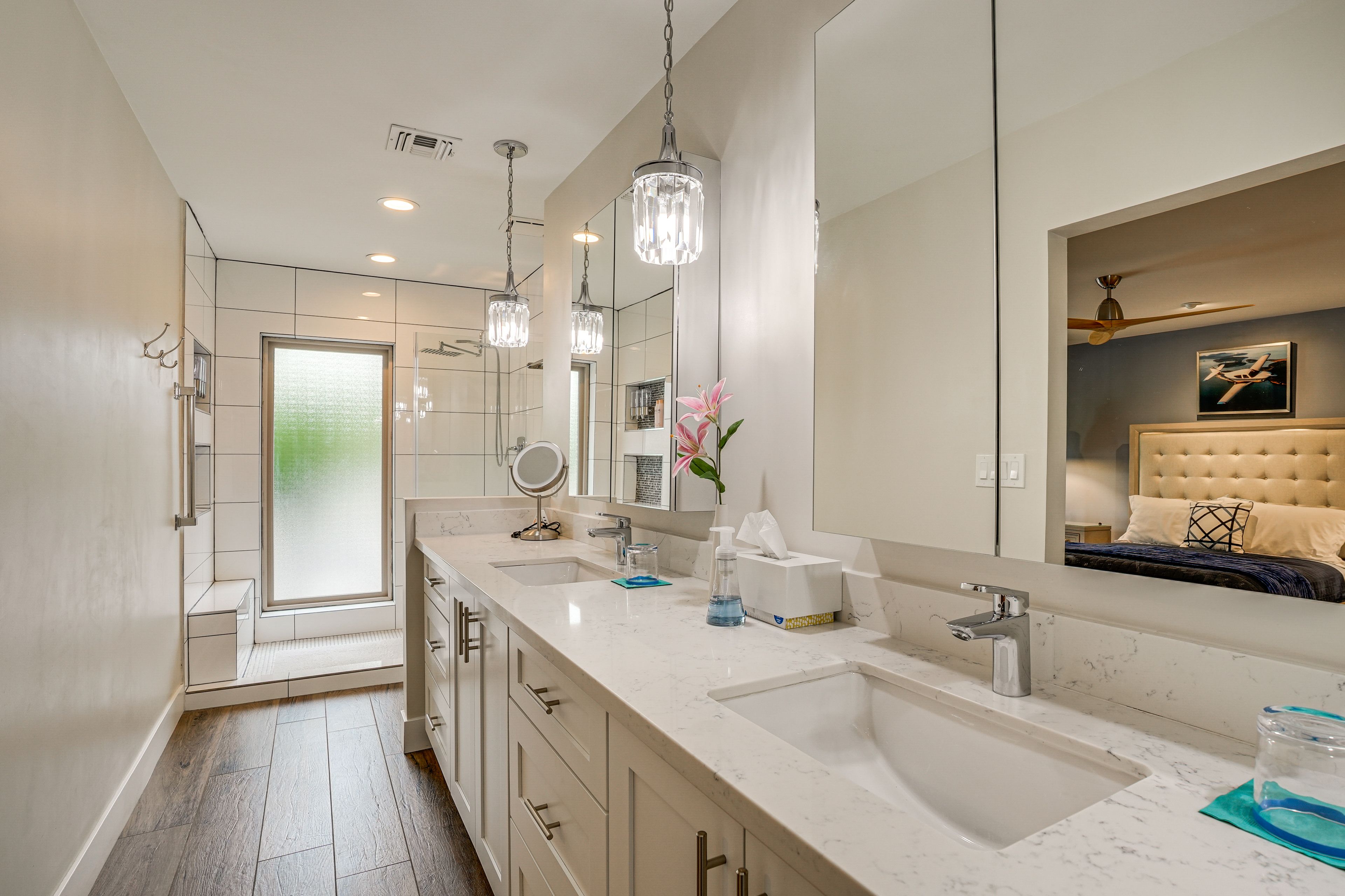 Full Bathroom | Towels Provided