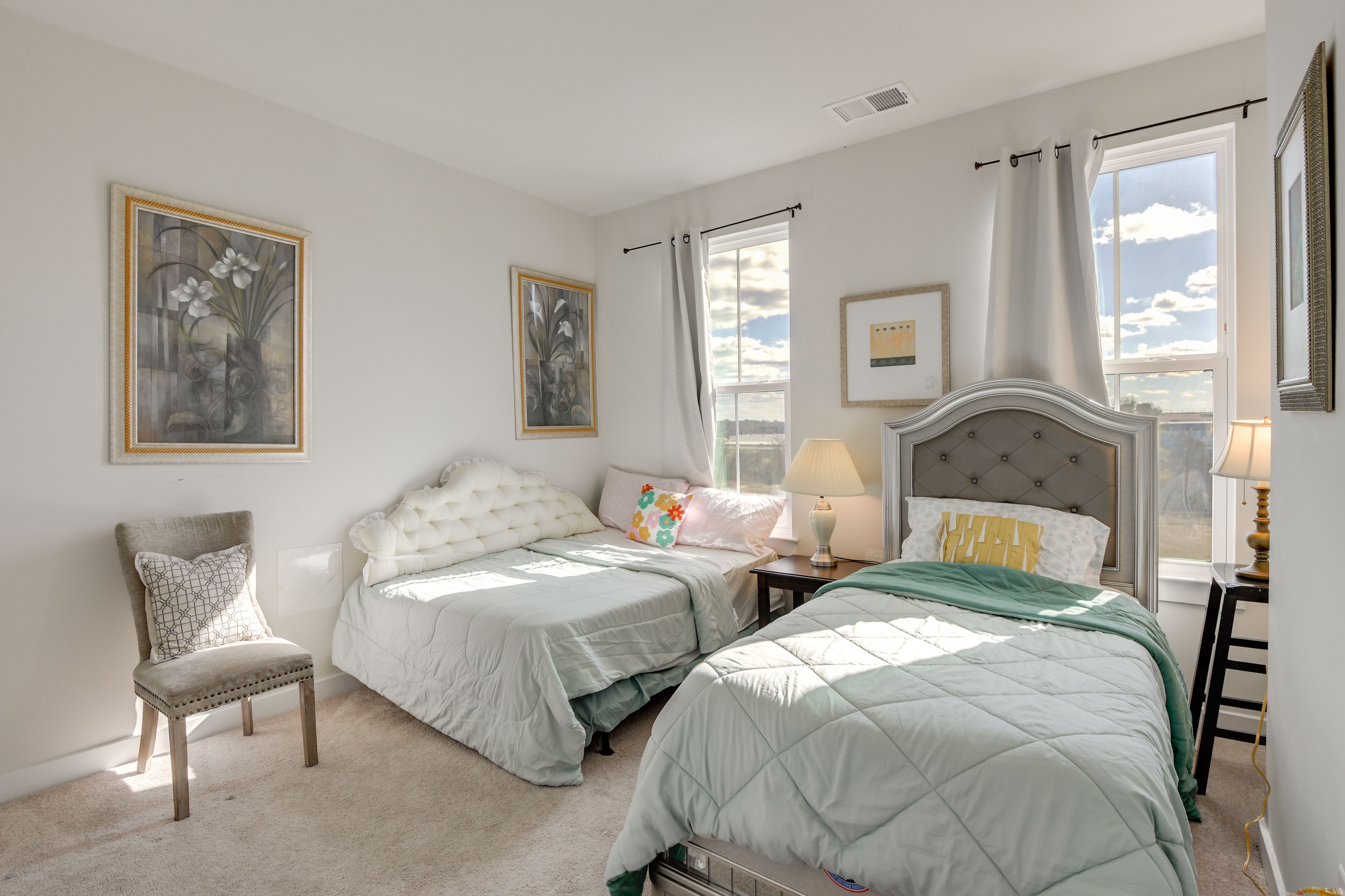 Bedroom 3 | Twin Bed | Full Bed | Upper Level