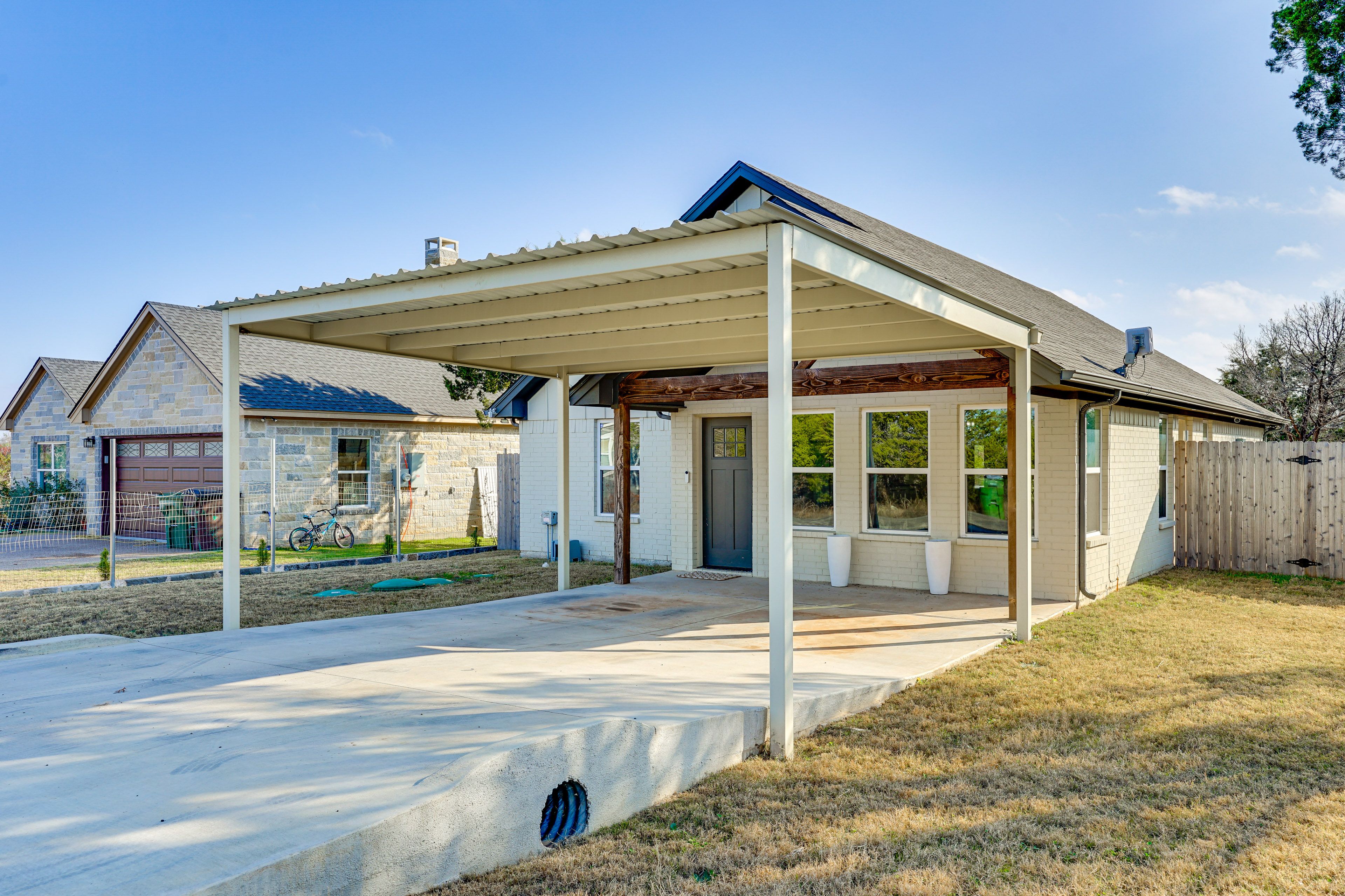 Parking | Driveway (2 Vehicles)