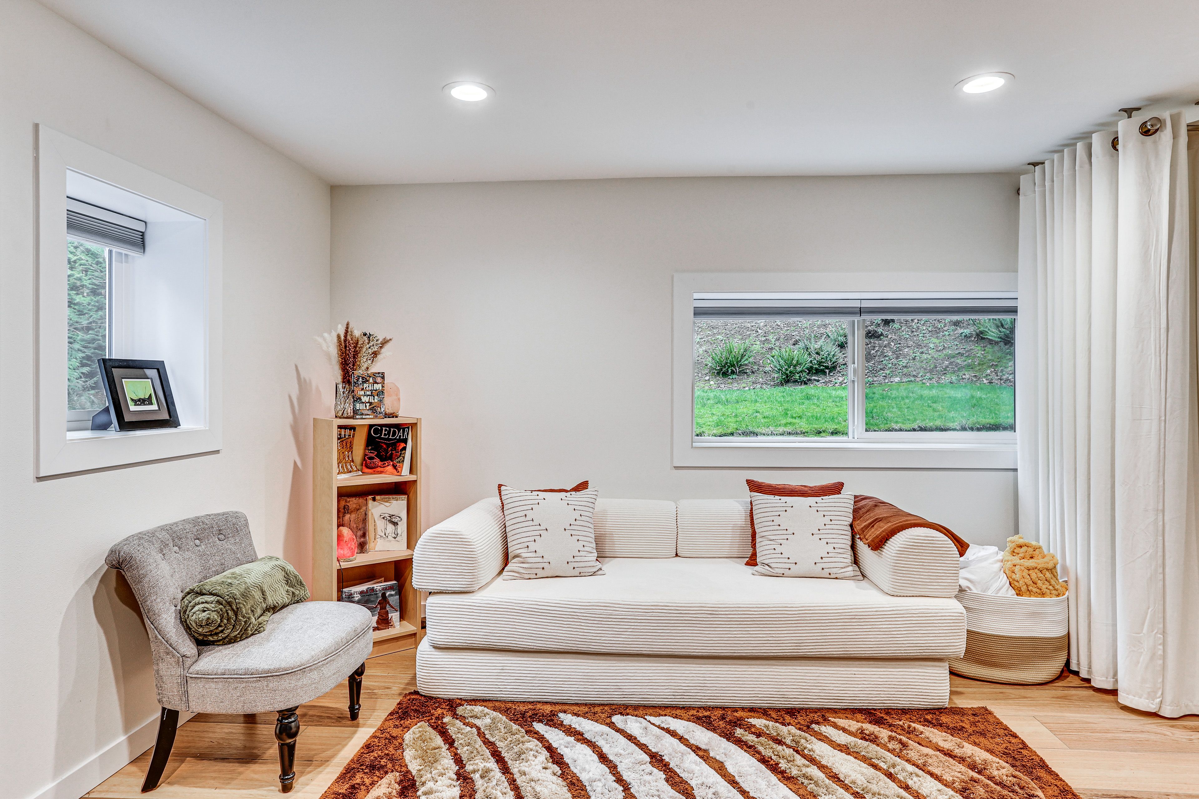 Living Room | Queen Sleeper Sofa