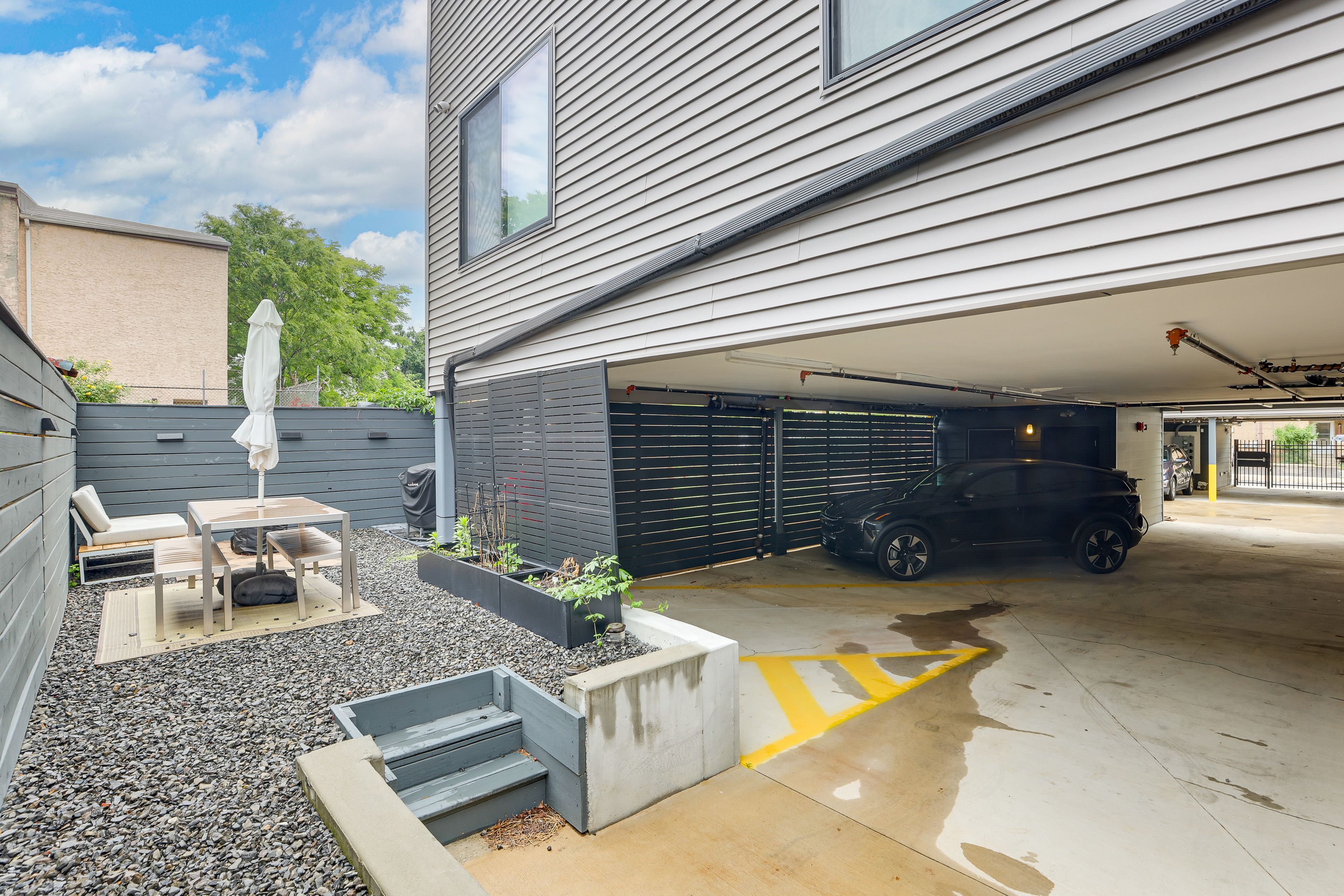 Parking | Garage (1 Vehicle)