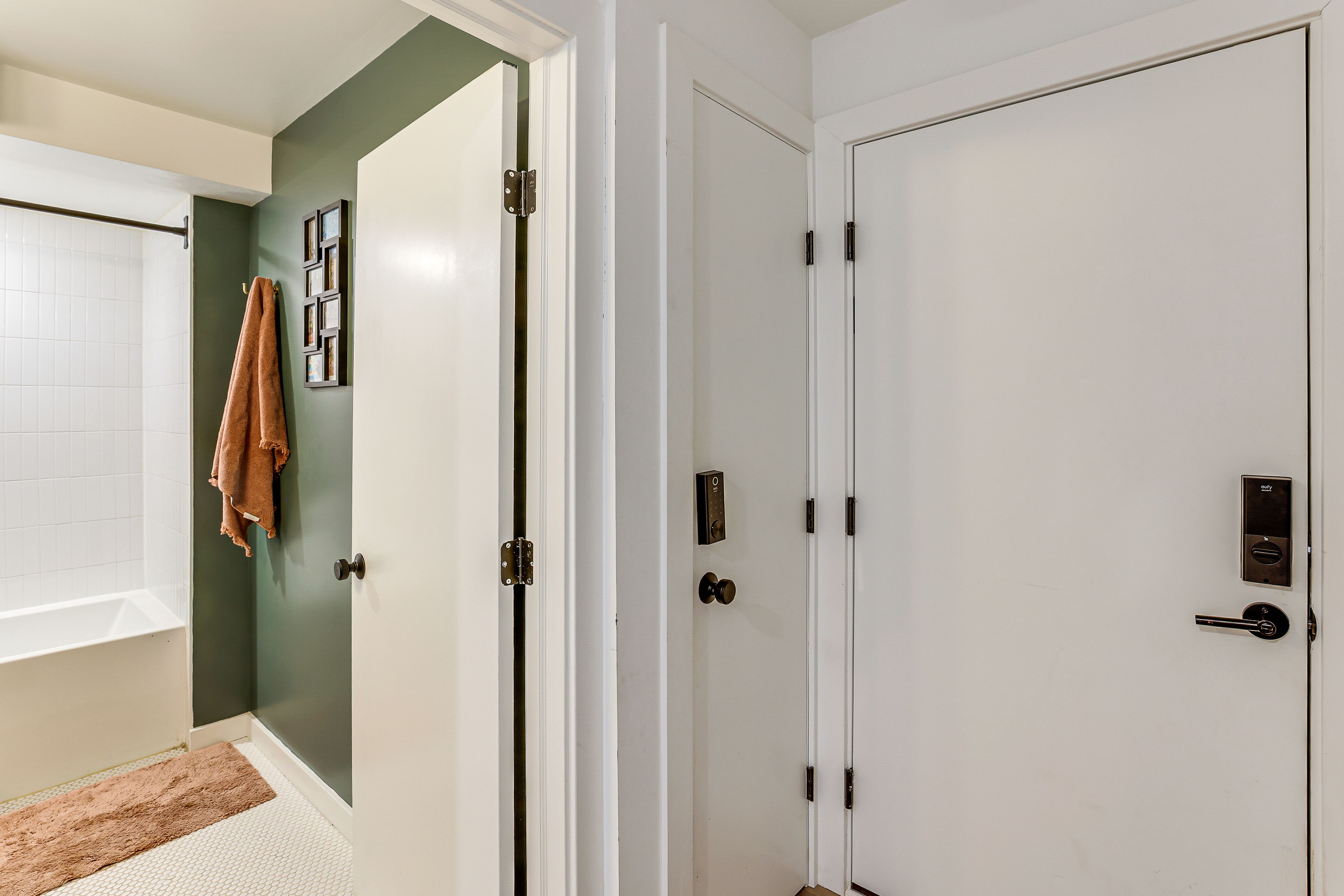 Condo Interior | Entry | 1st Floor