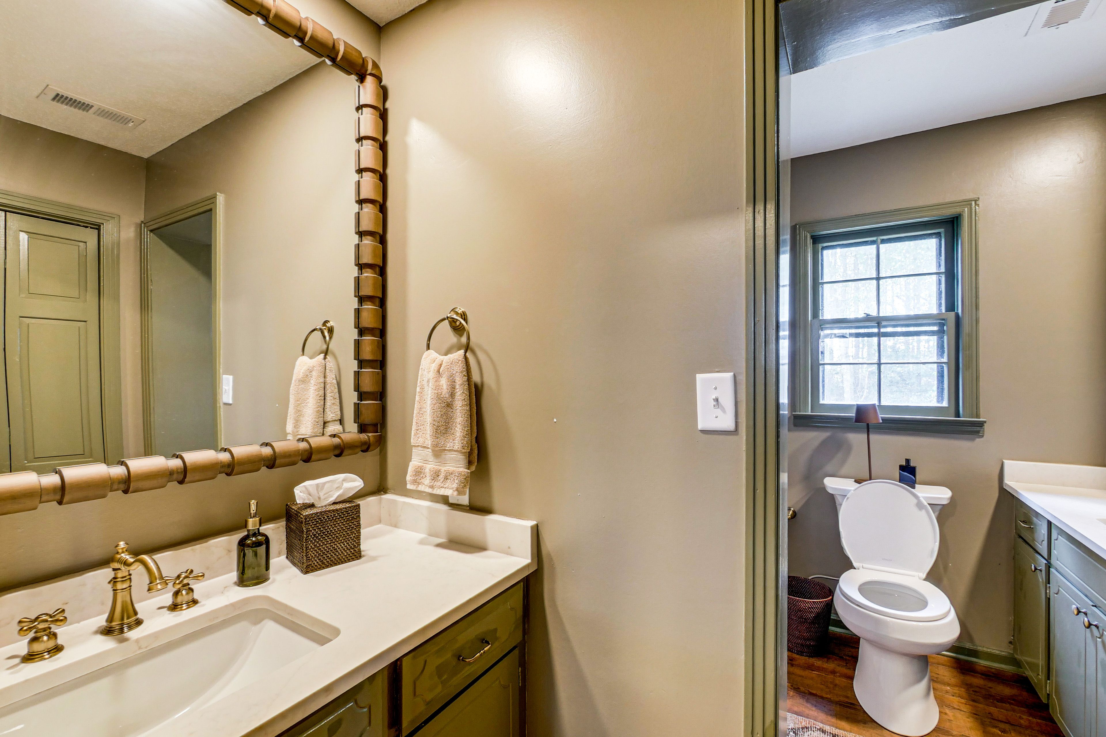 Bathroom | 2nd Floor