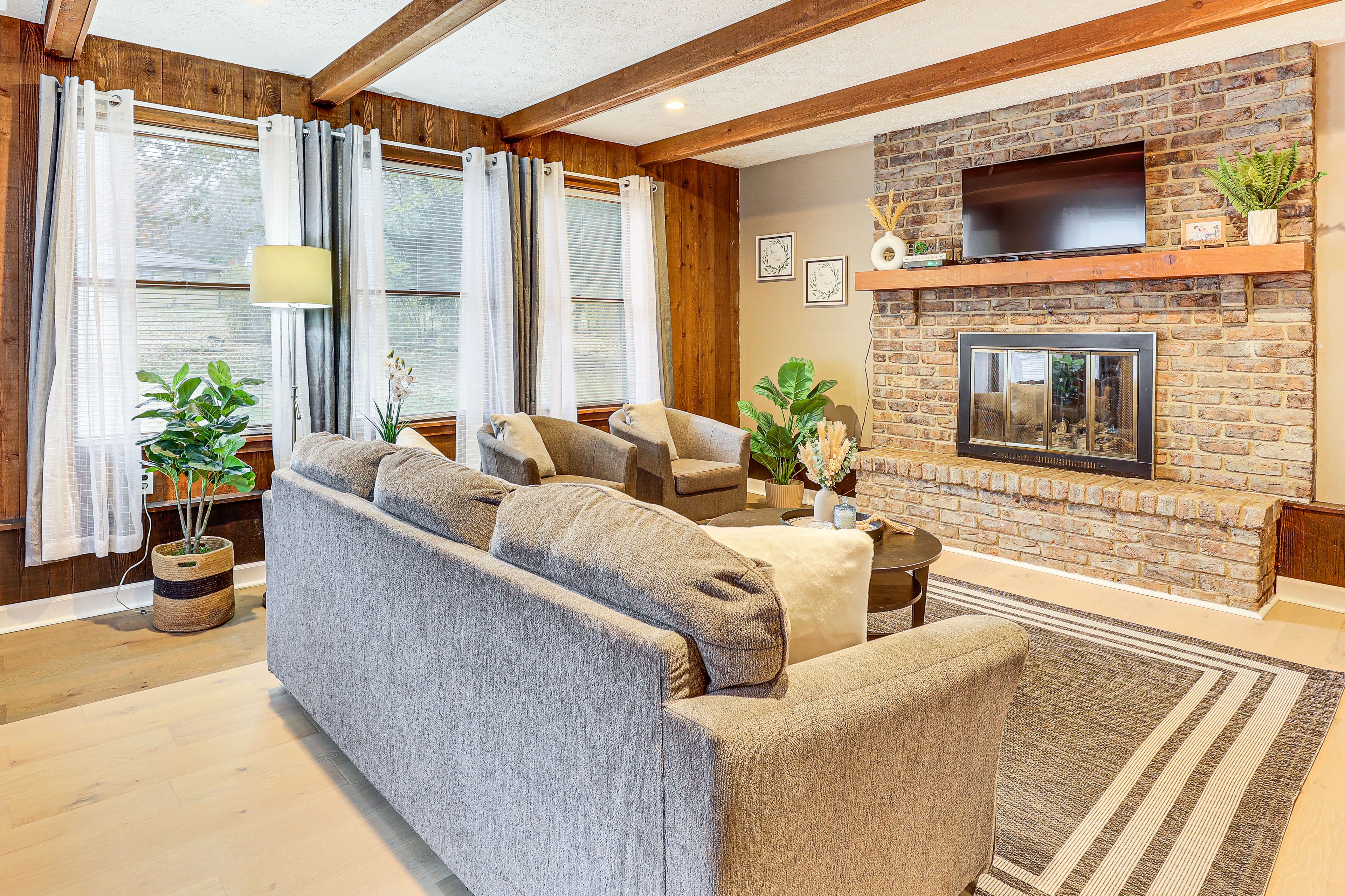 Niles Vacation Rental | 3BR | 3BA | 2,031 Sq Ft | Stairs Required