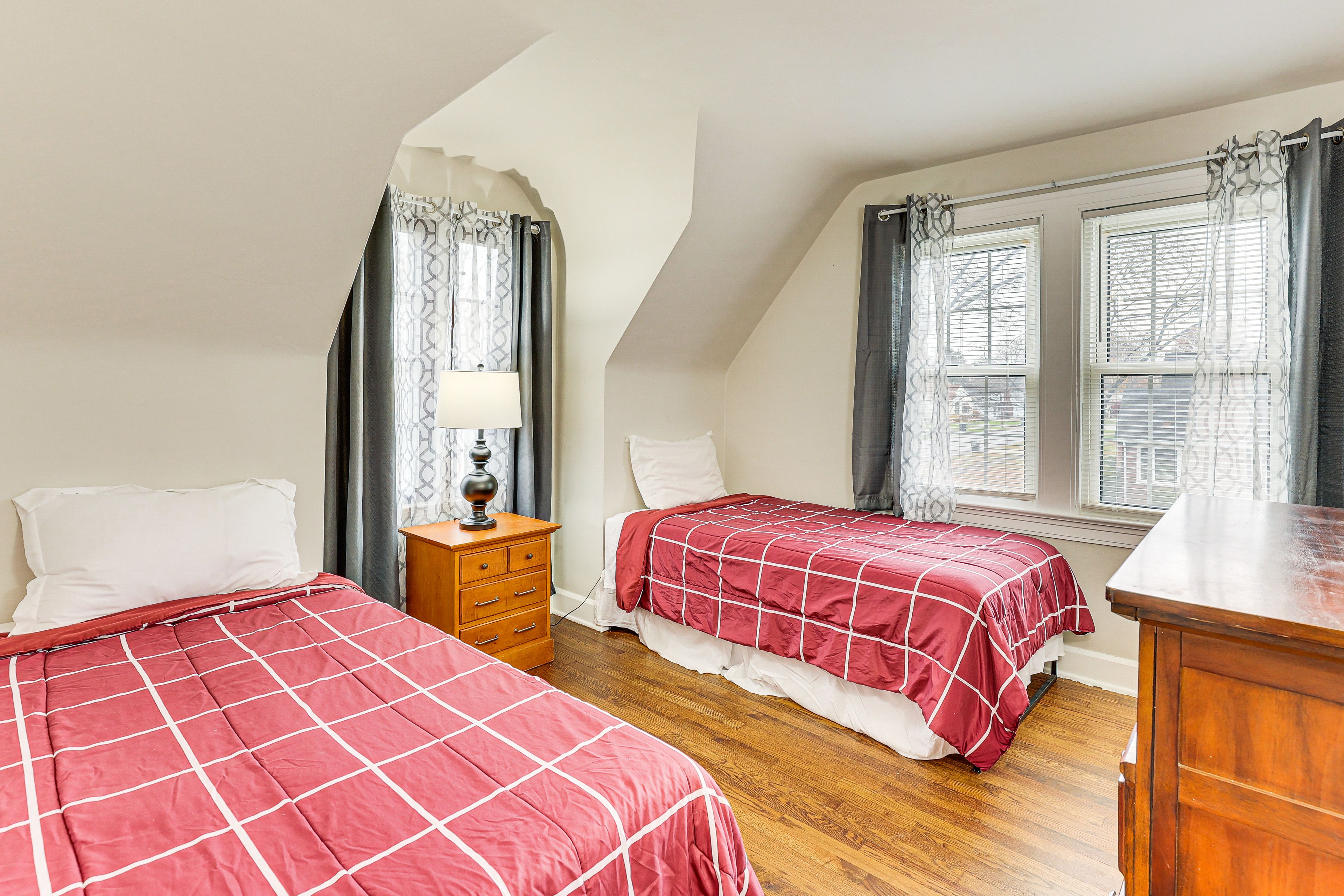 Bedroom 3 | 2 Twin Beds | Upper Level