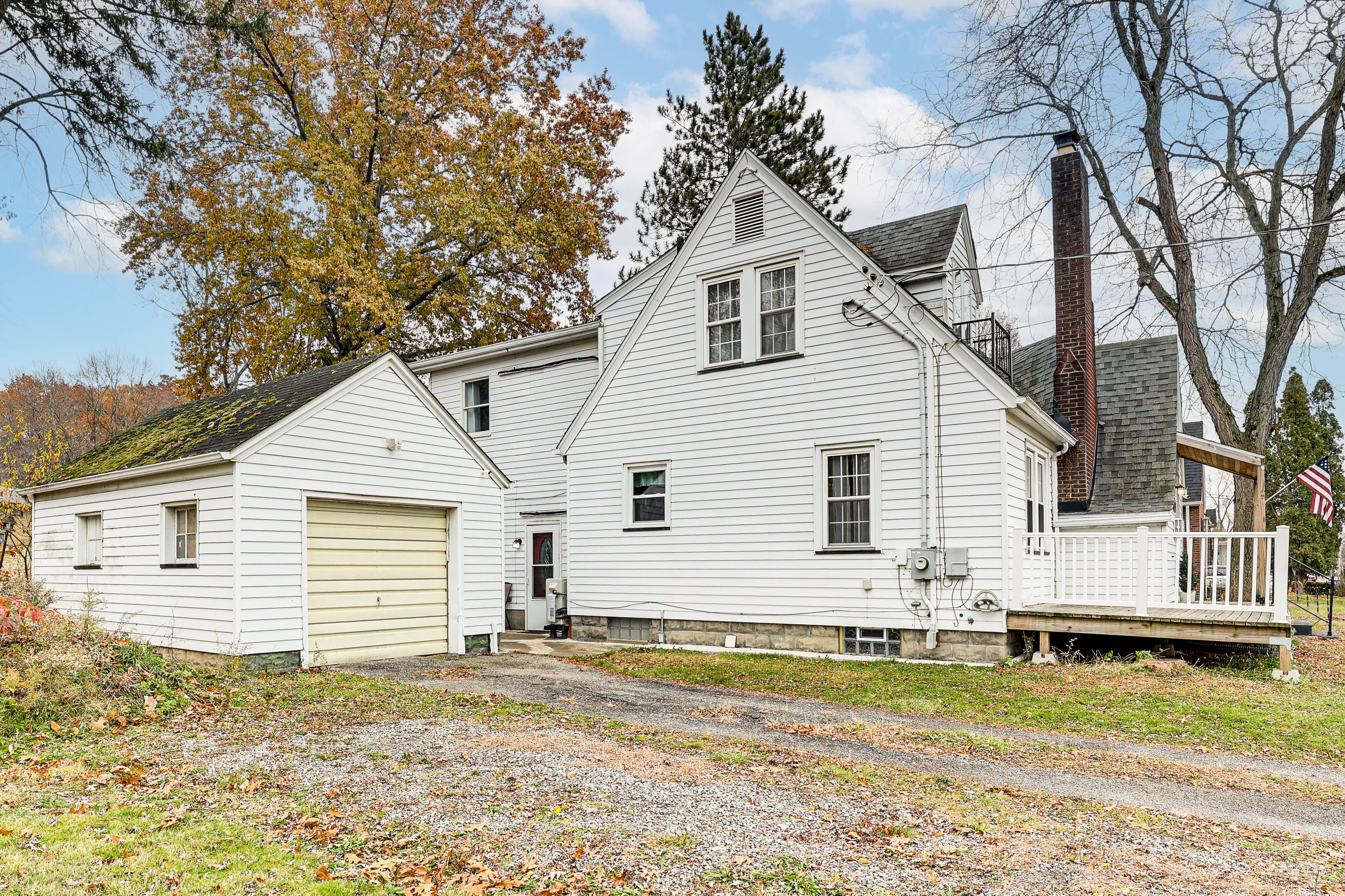 Parking | Garage (1 Vehicle) | Driveway (1 Vehicle)