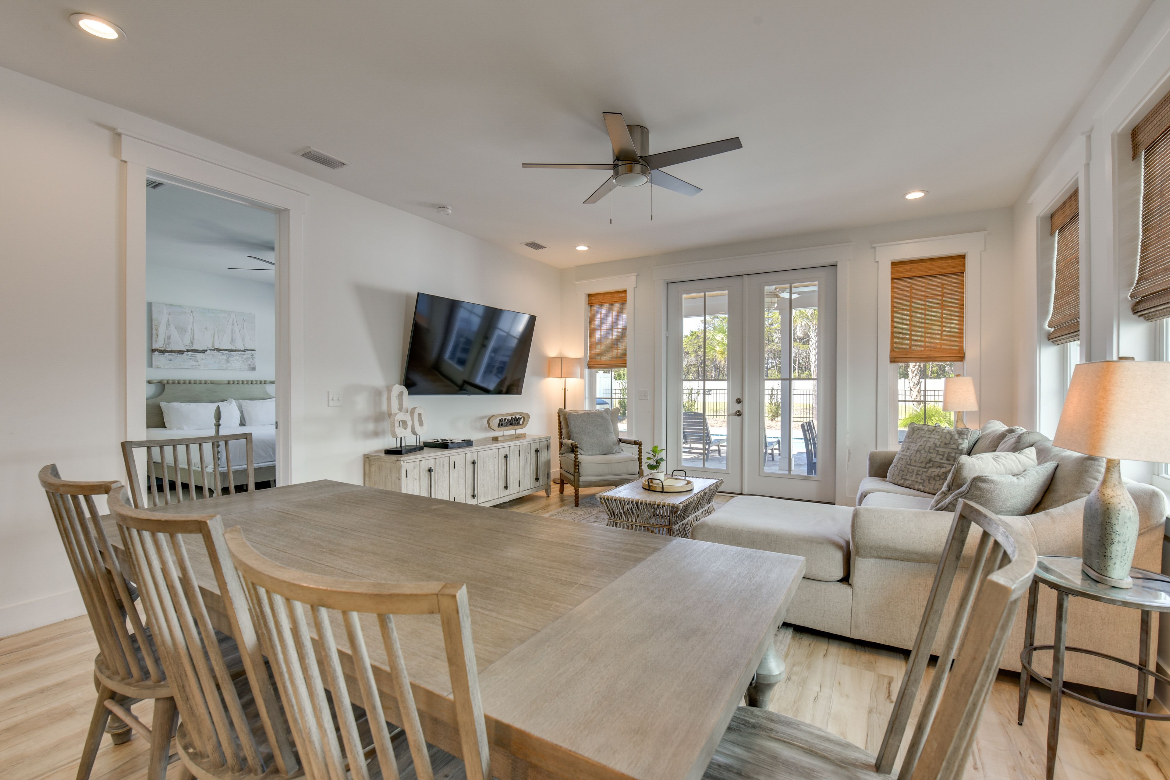 Property Interior | Central A/C & Heating | Free WiFi