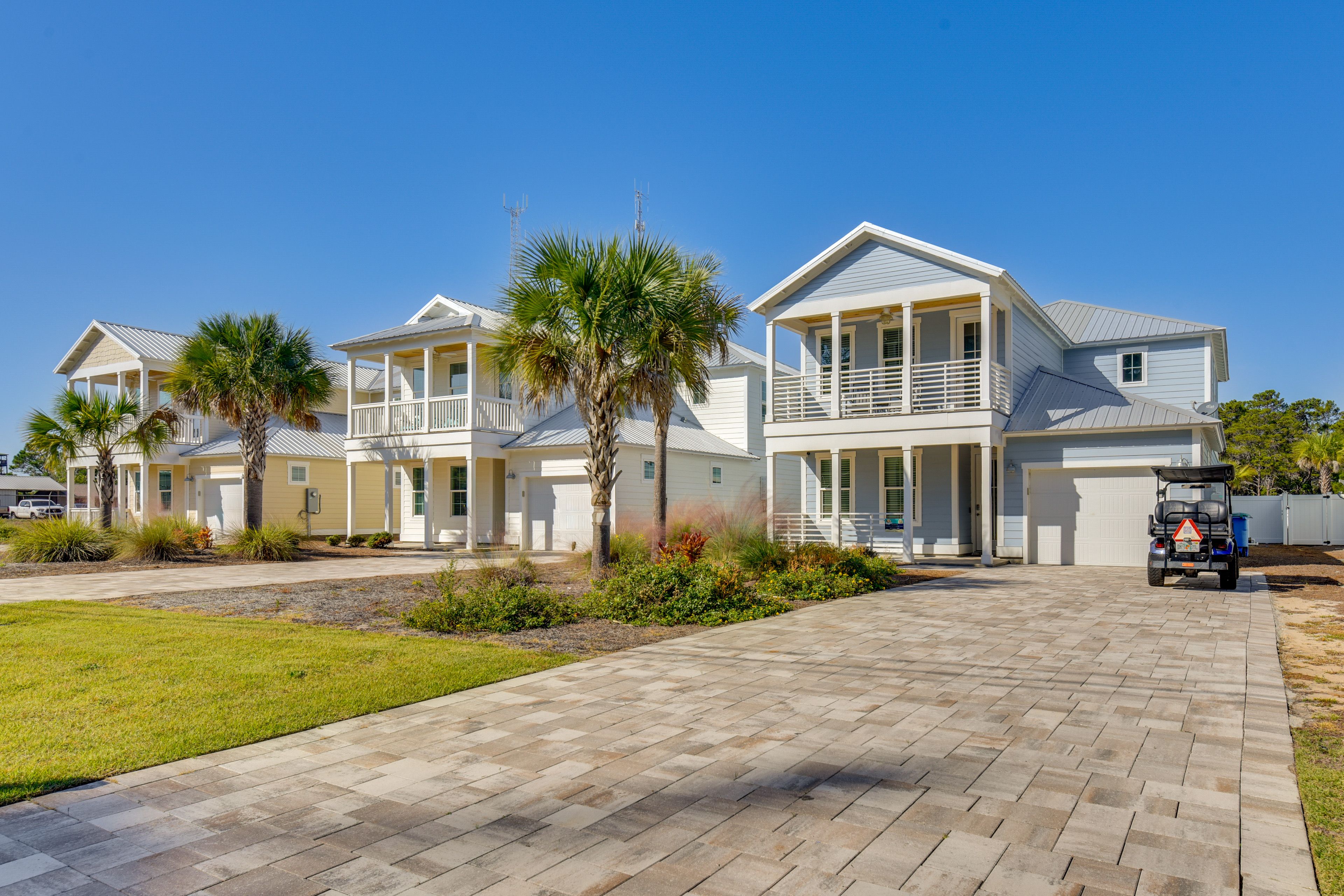 Parking | Garage (1 Vehicle) | Driveway (4 Vehicles)