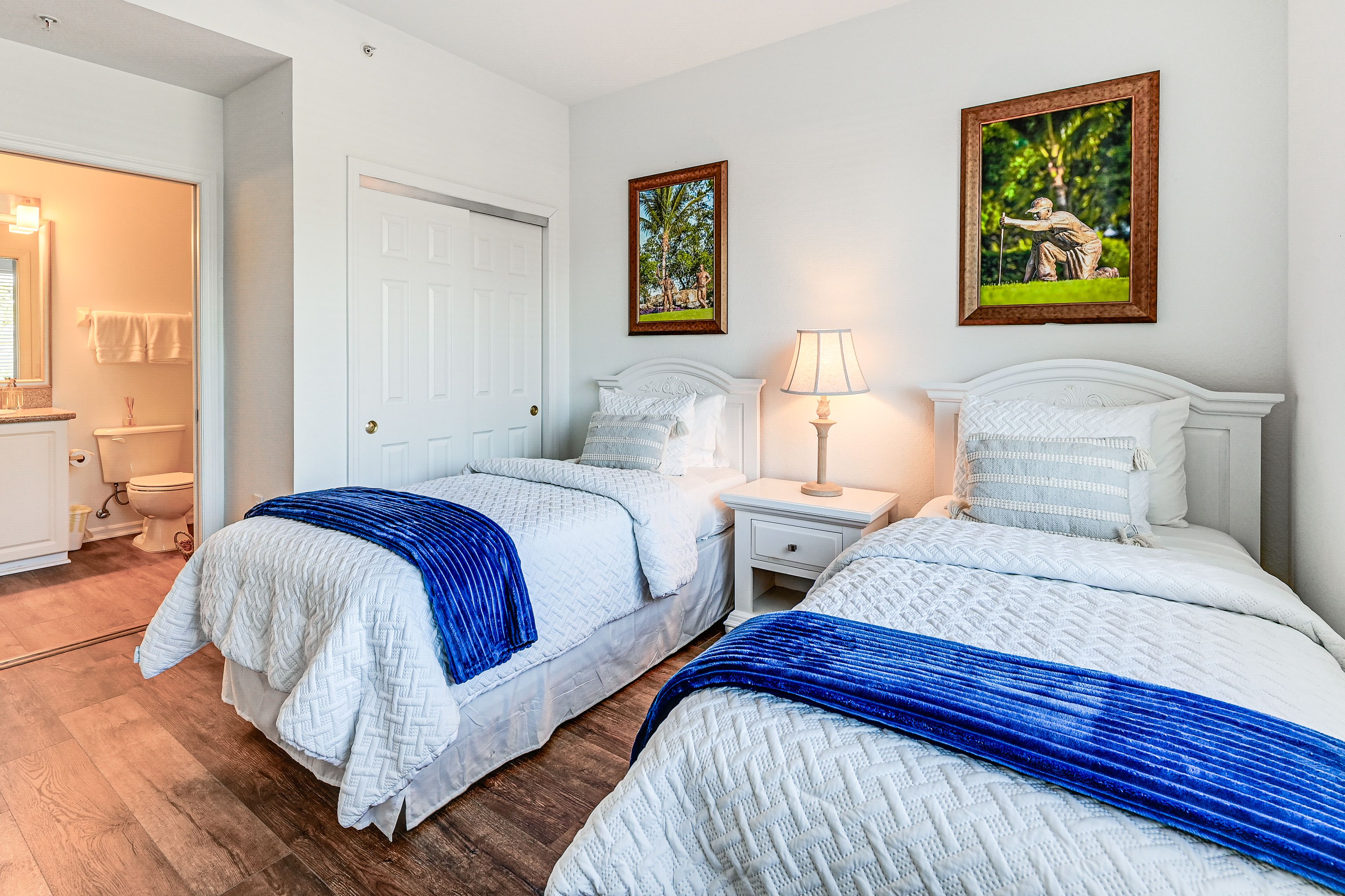 Bedroom 2 | 2 Twin Beds