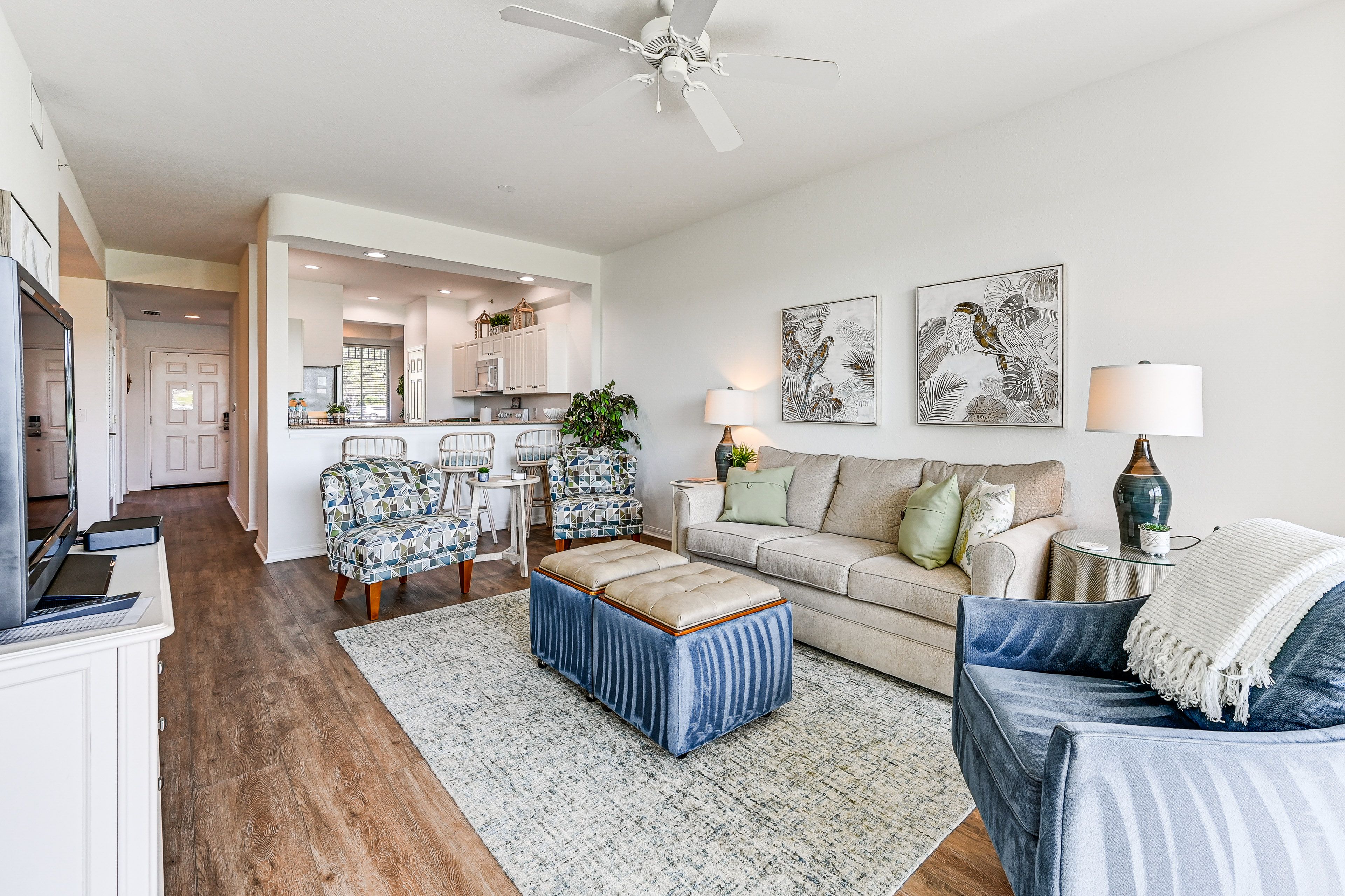 Living Room | Free WiFi | Smart TV | Central A/C | Full Sleeper Sofa